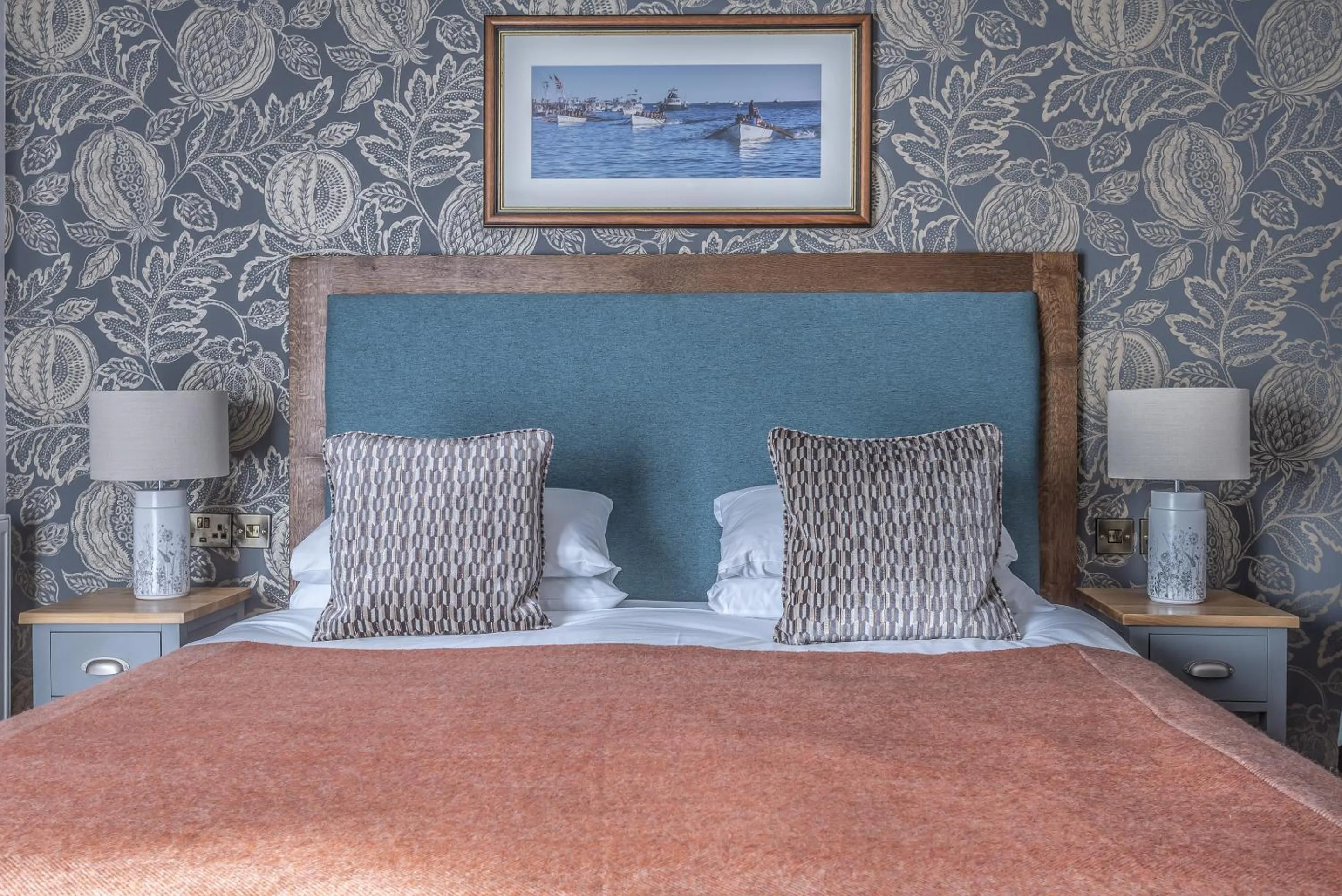 Bedroom, Bed in Cockhaven Arms