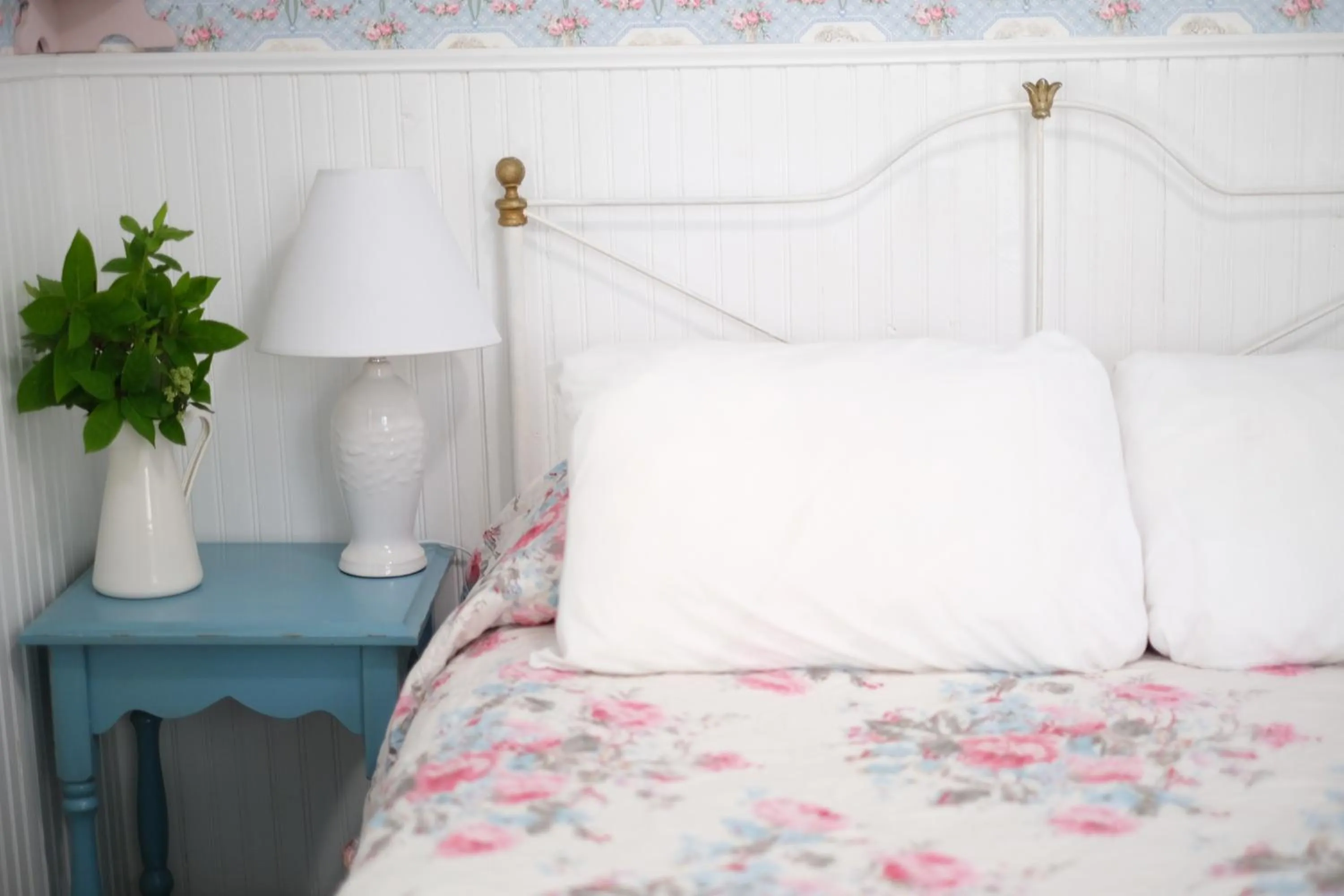 Bed in Terrace Inn and 1911 Restaurant