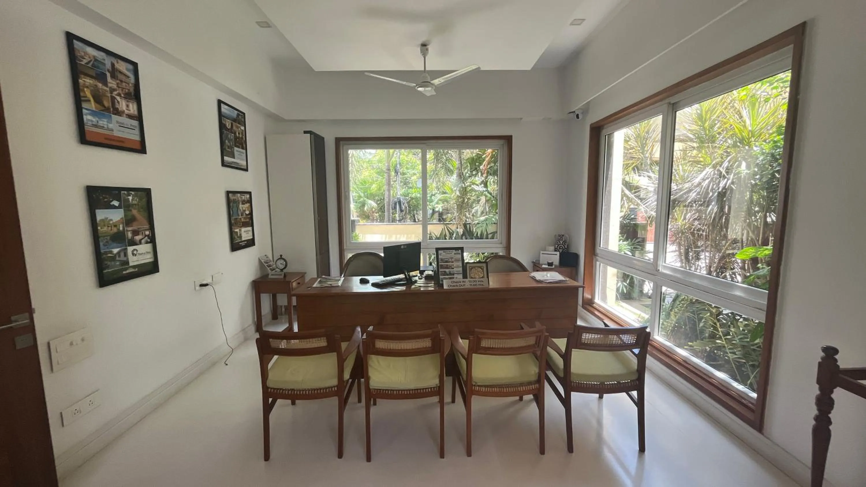 Living room in Maroma Suites ECR