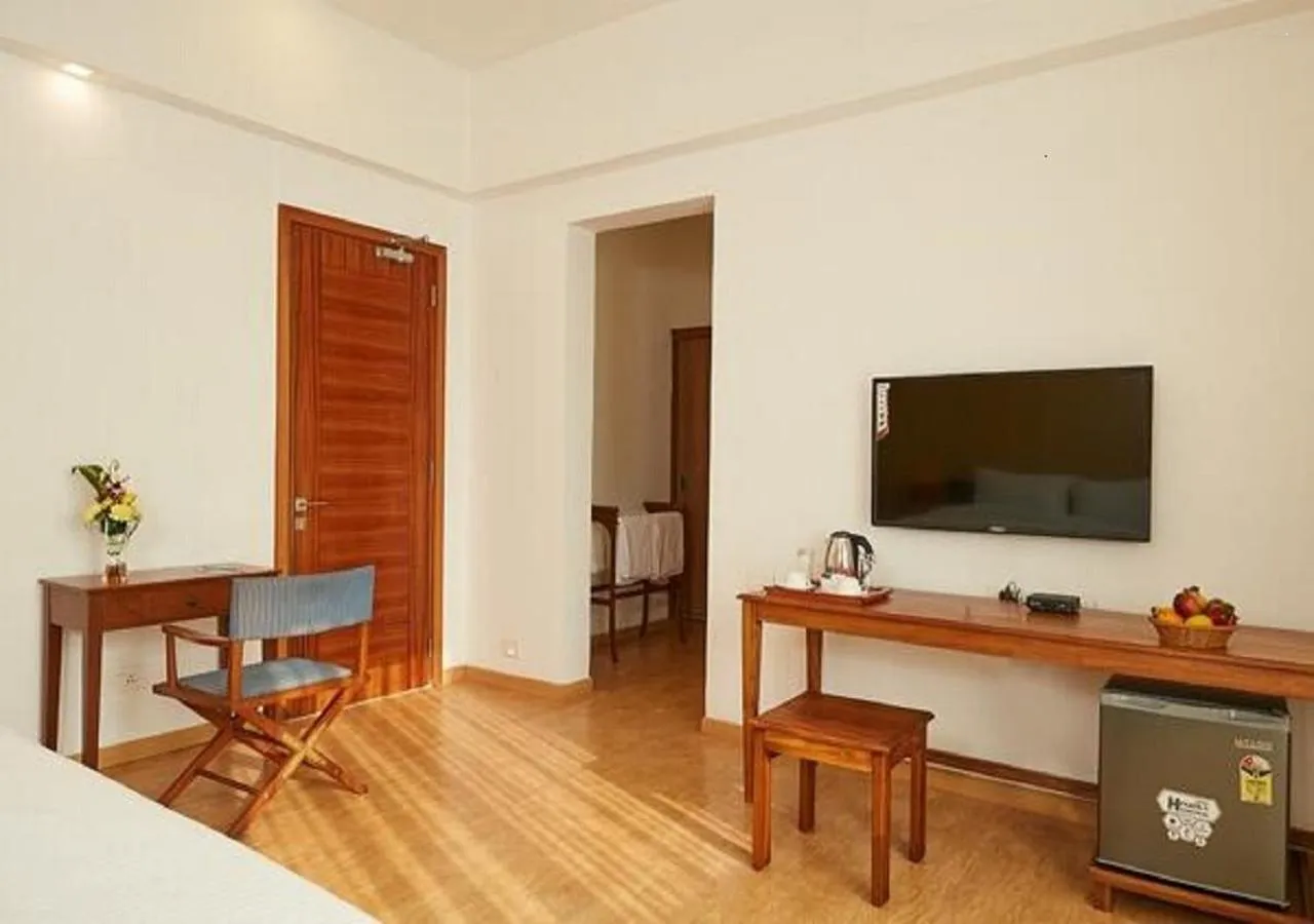 TV and multimedia in Maroma Suites ECR