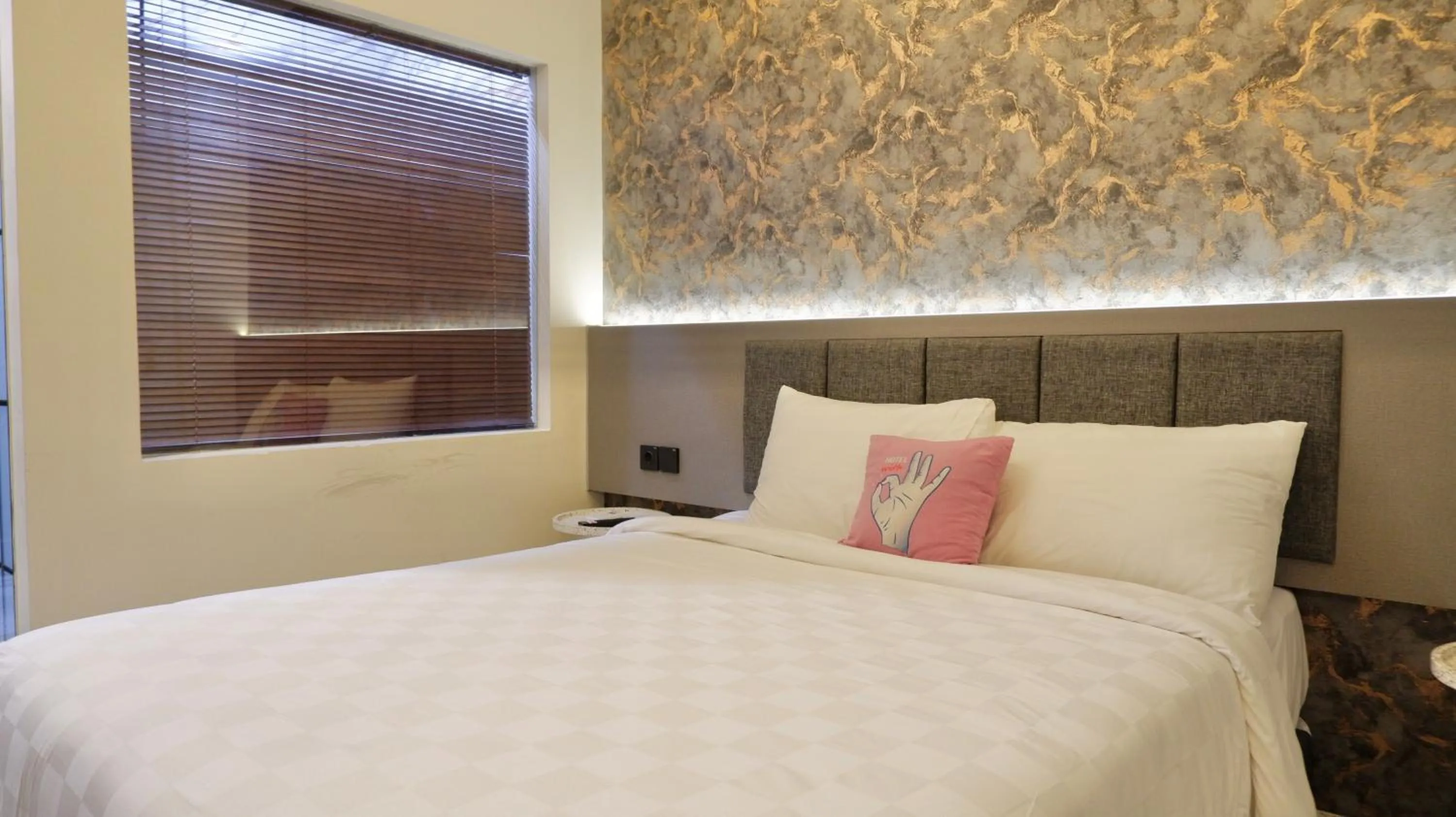 Bed in Hotel WITH OK