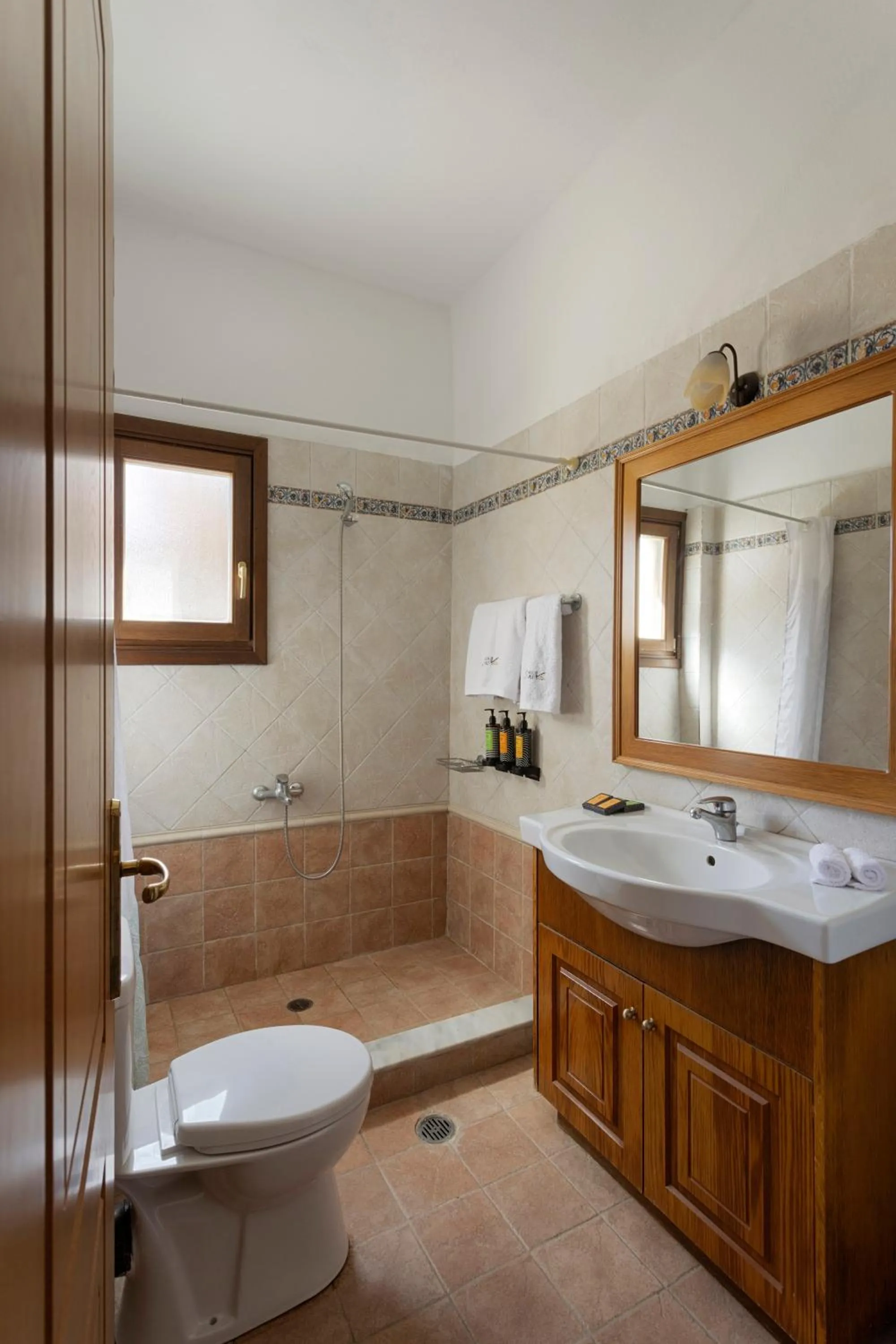 Toilet in Ktima Alonaki