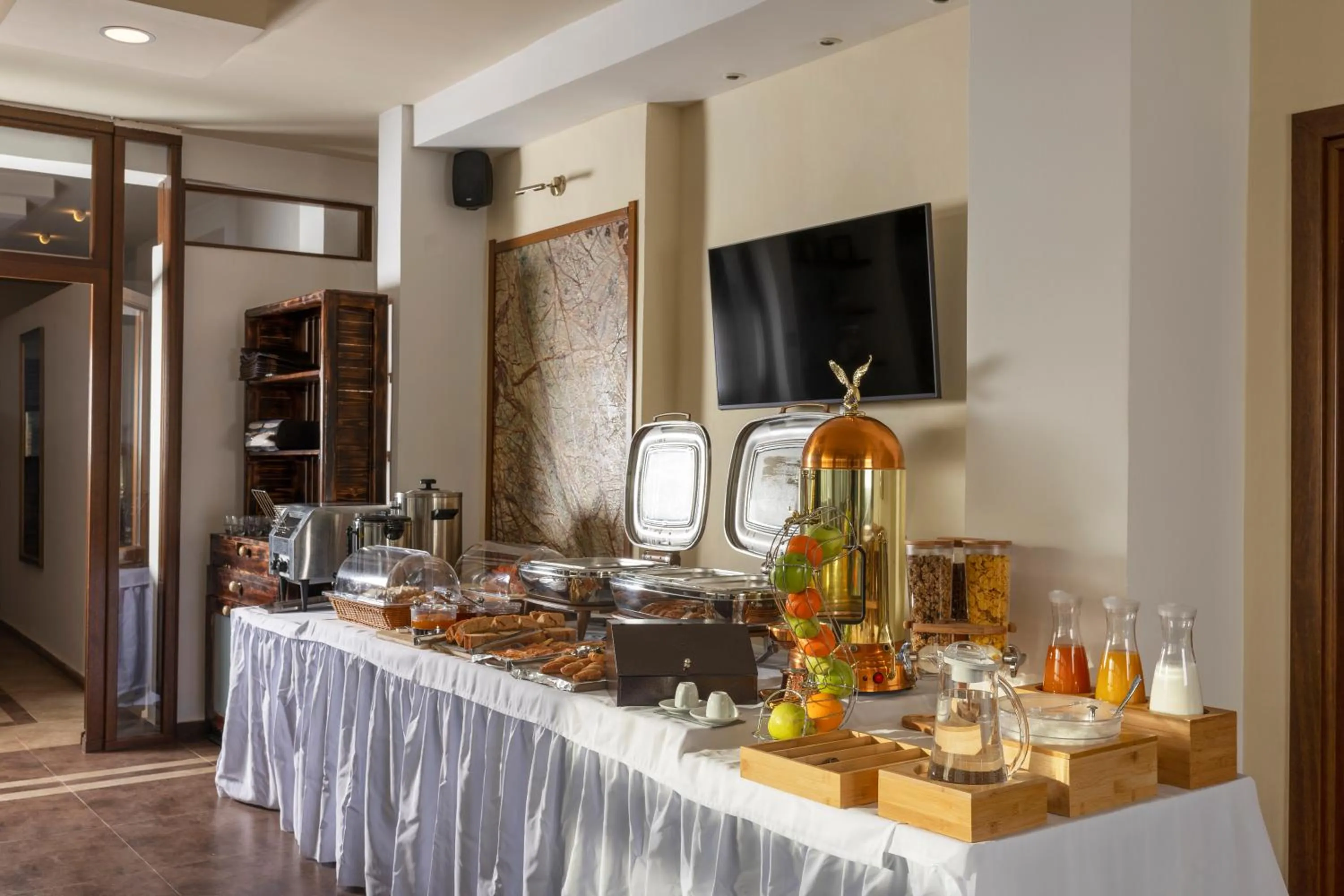 Buffet breakfast in Ktima Alonaki