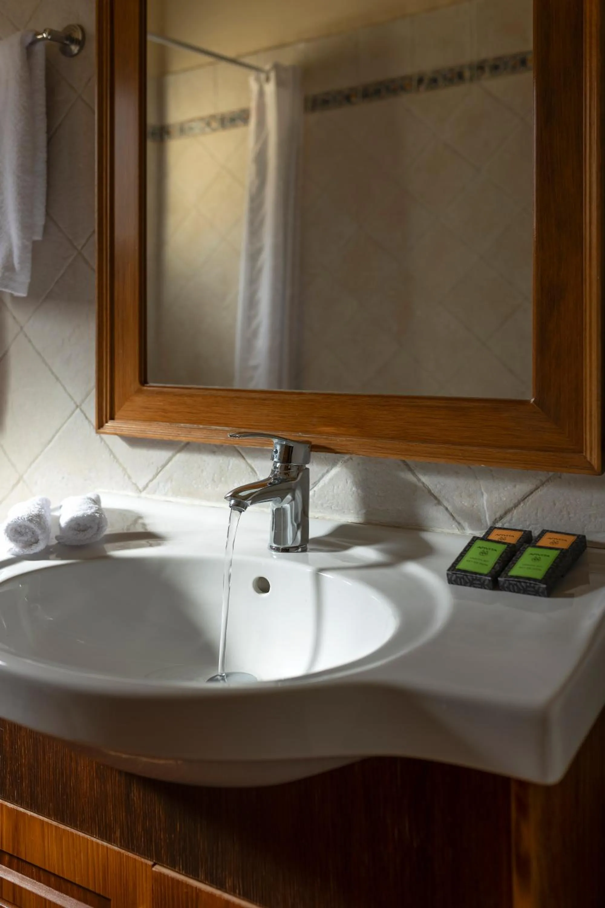 Toilet in Ktima Alonaki