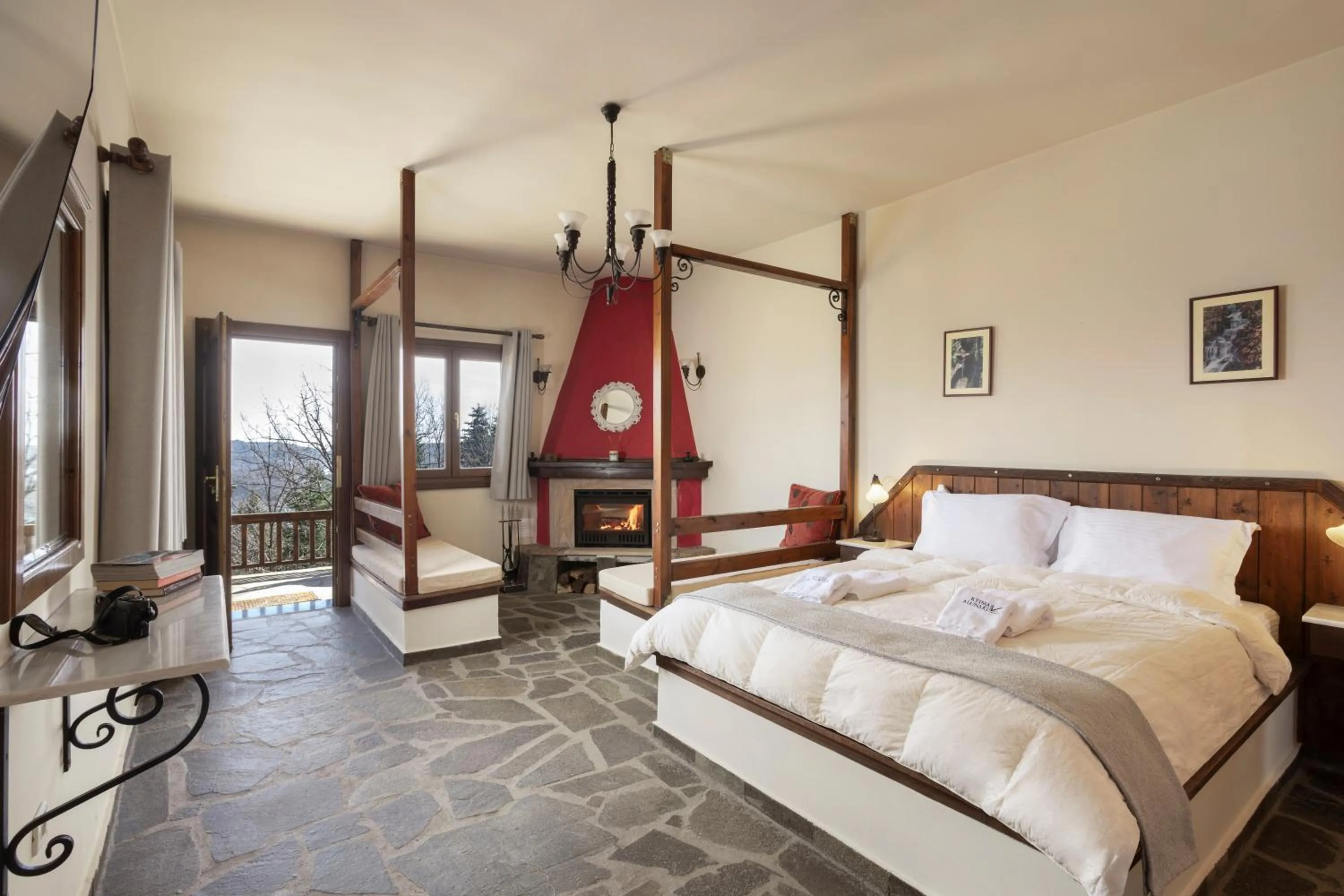 View (from property/room), Bed in Ktima Alonaki