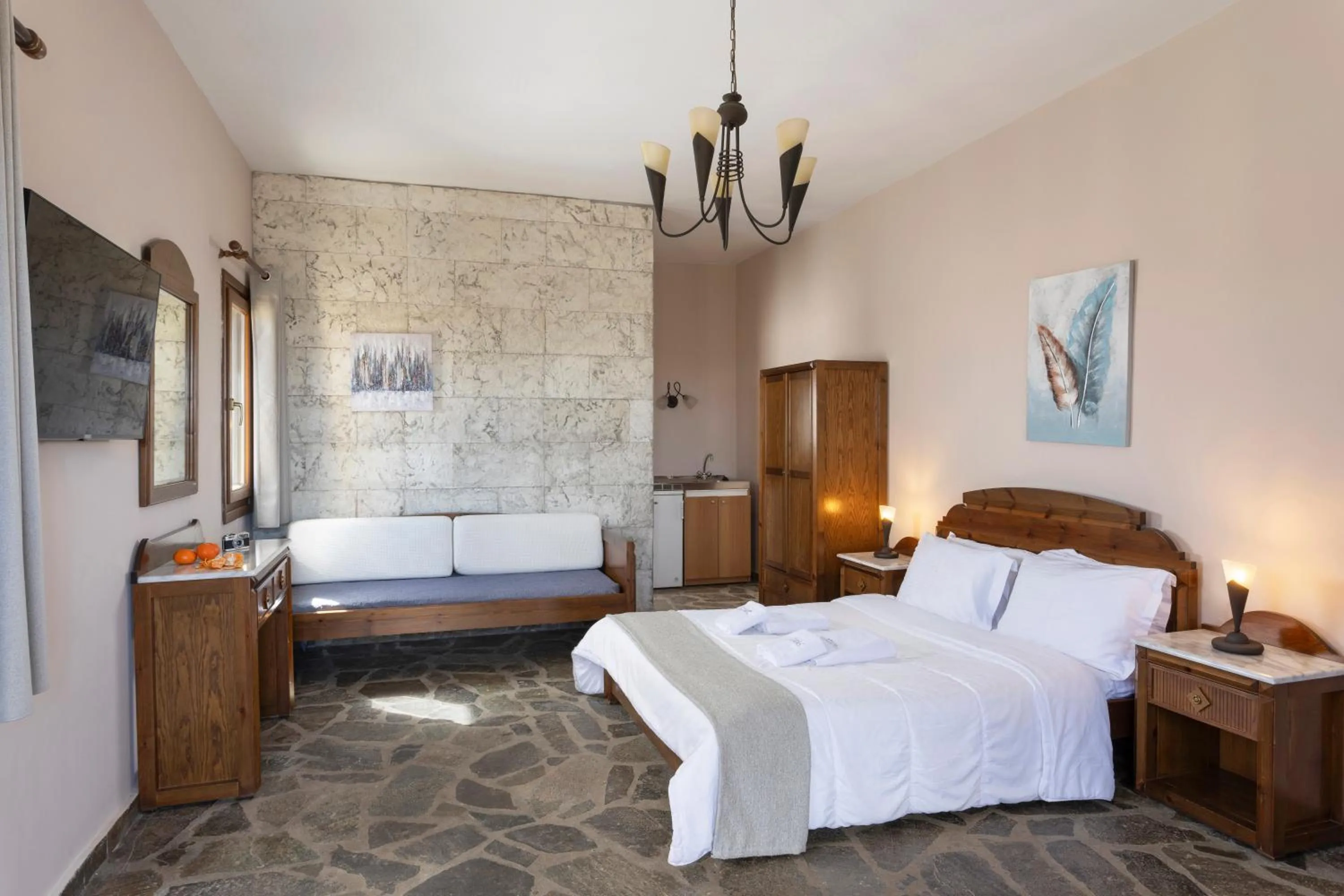 View (from property/room), Bed in Ktima Alonaki