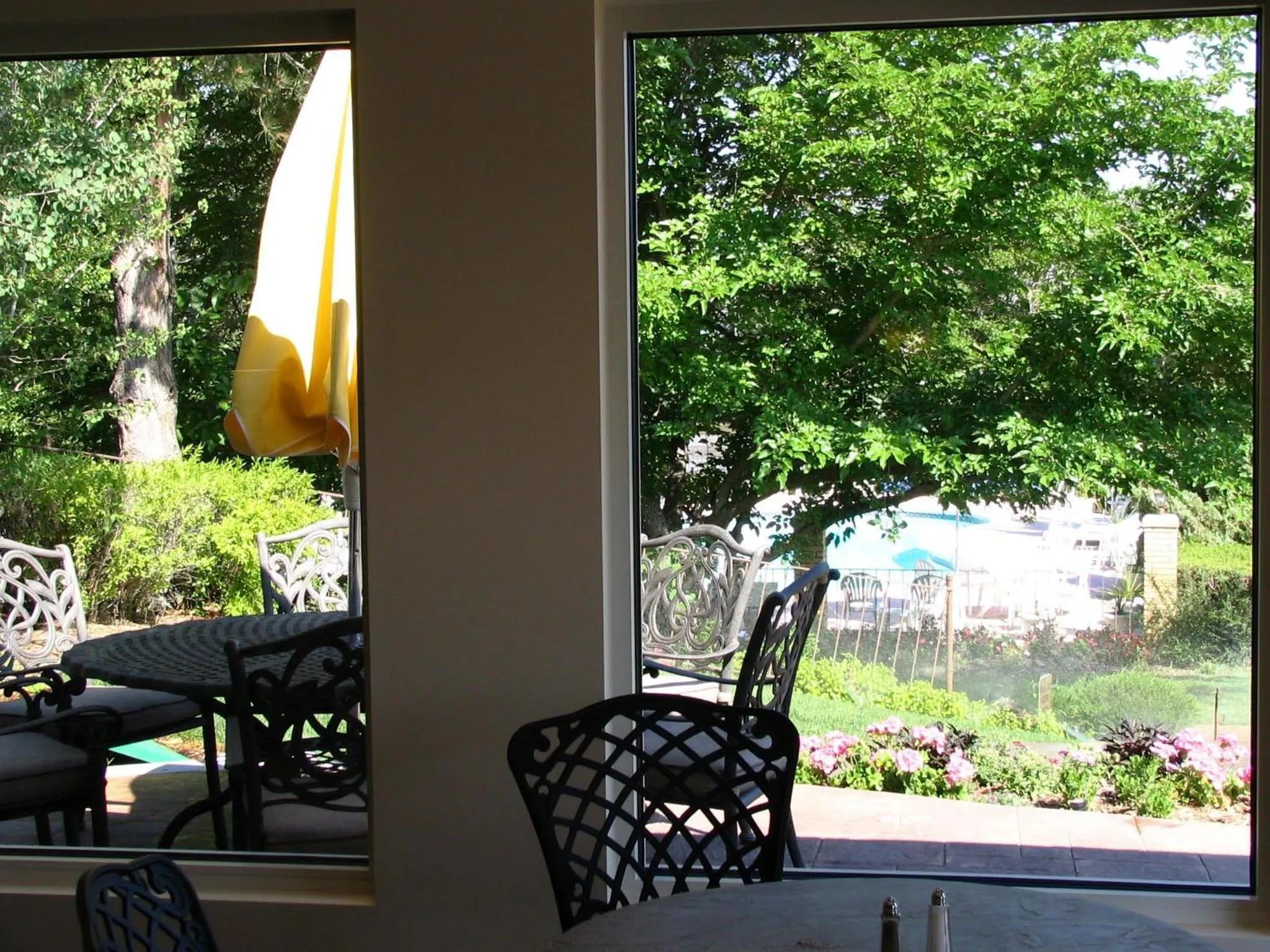 Patio in River Terrace Inn