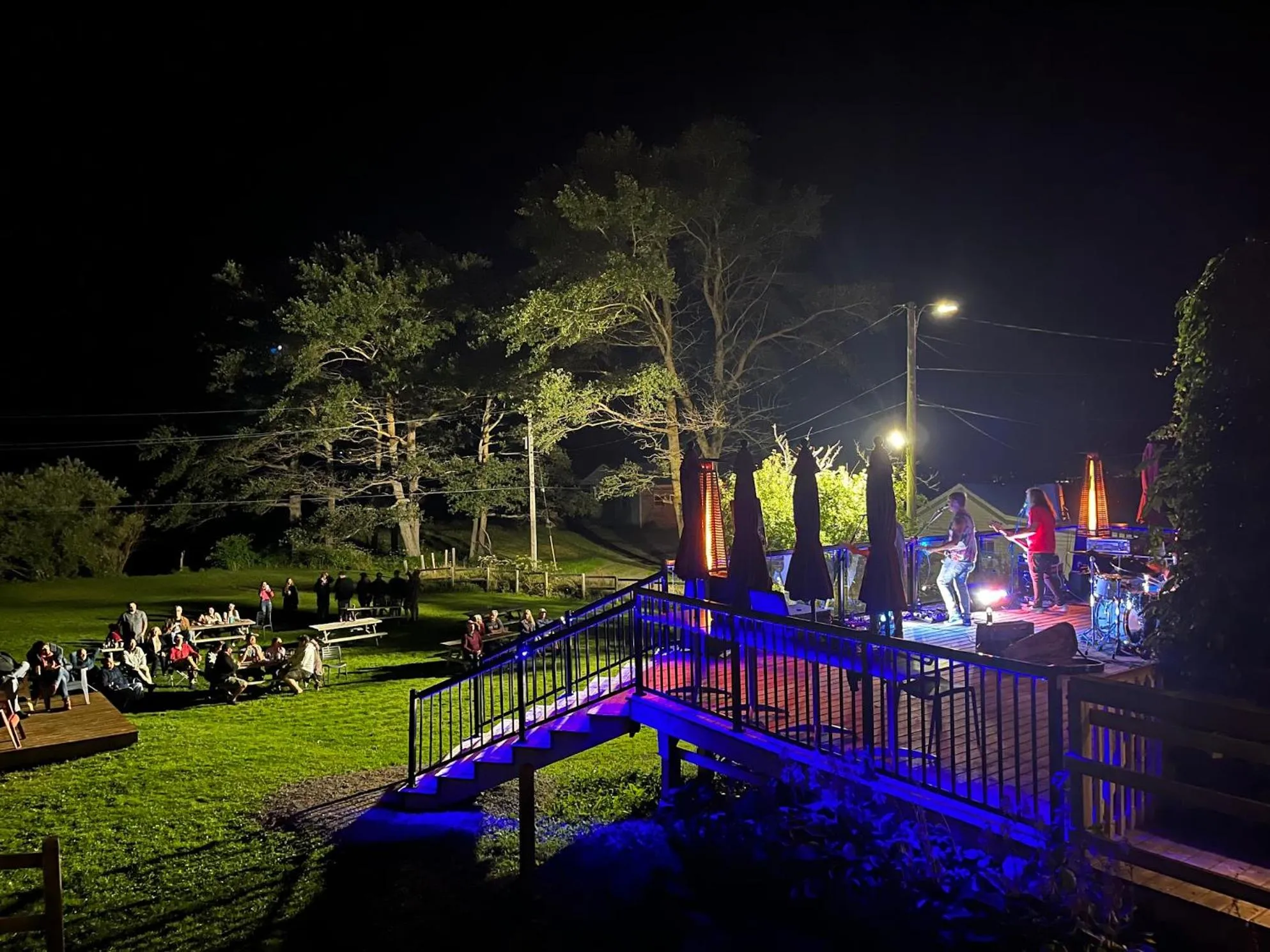 Groundswell Pub & Inn