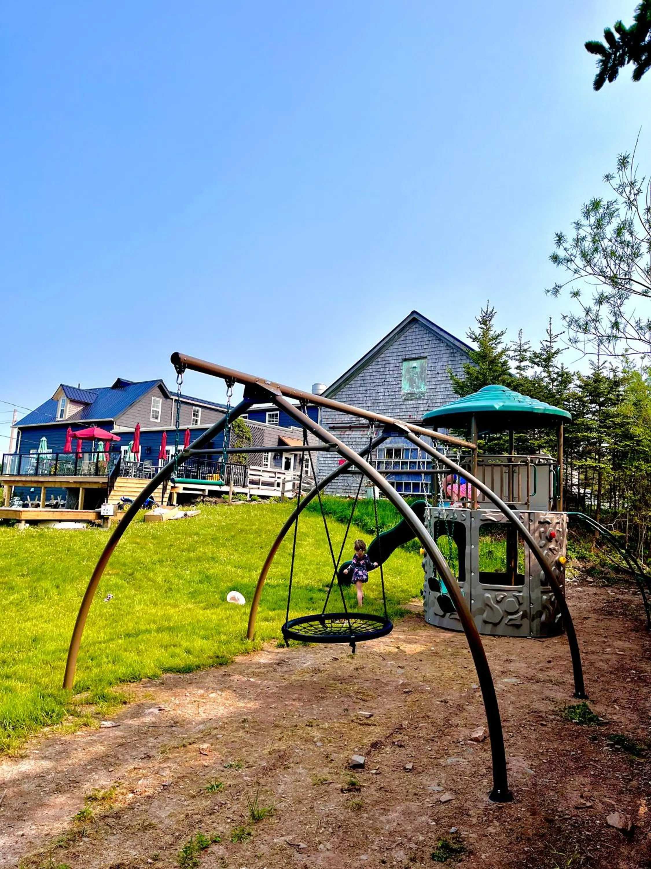 Groundswell Pub & Inn