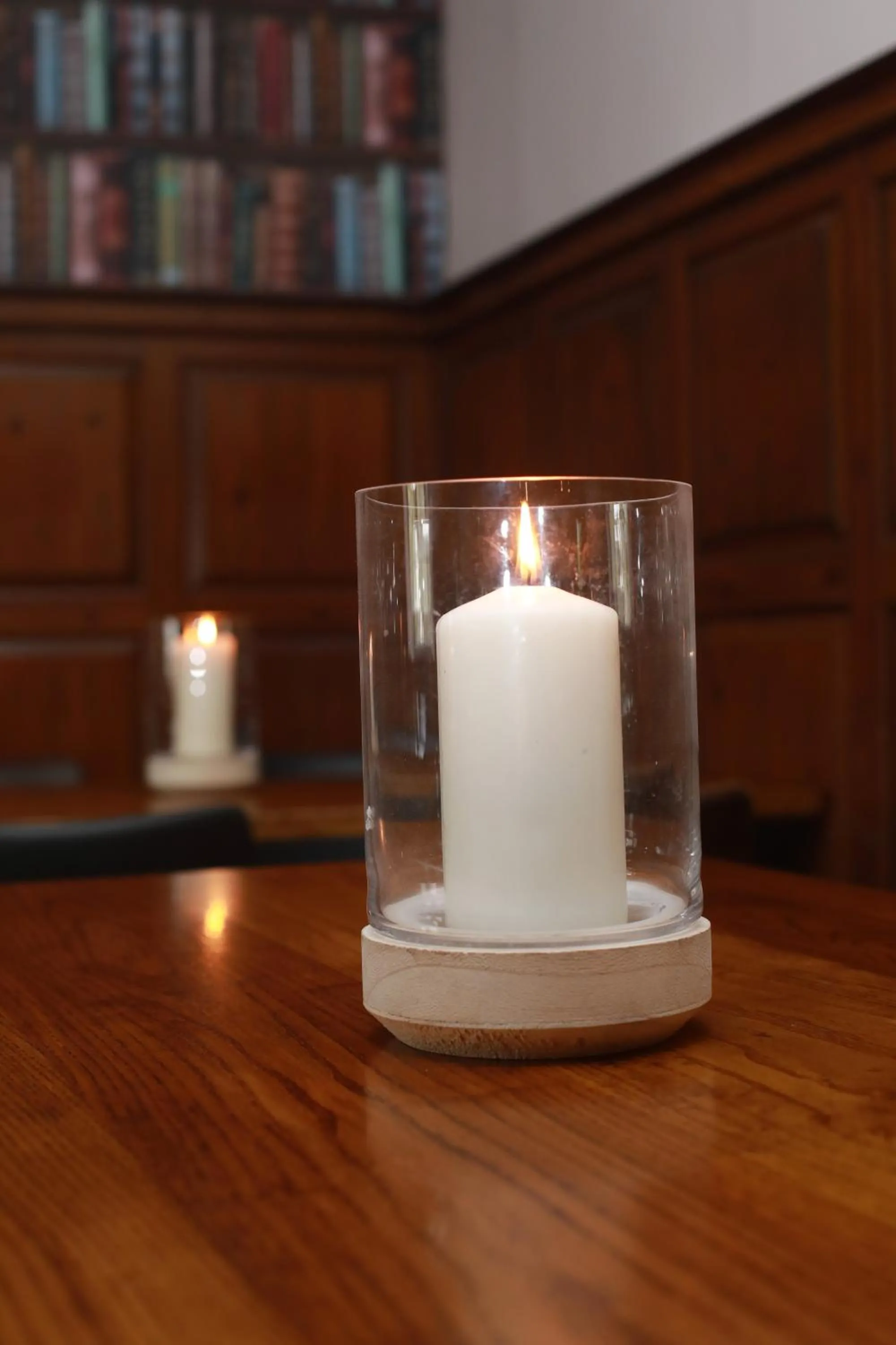 Library in OYO Glyn Valley Hotel