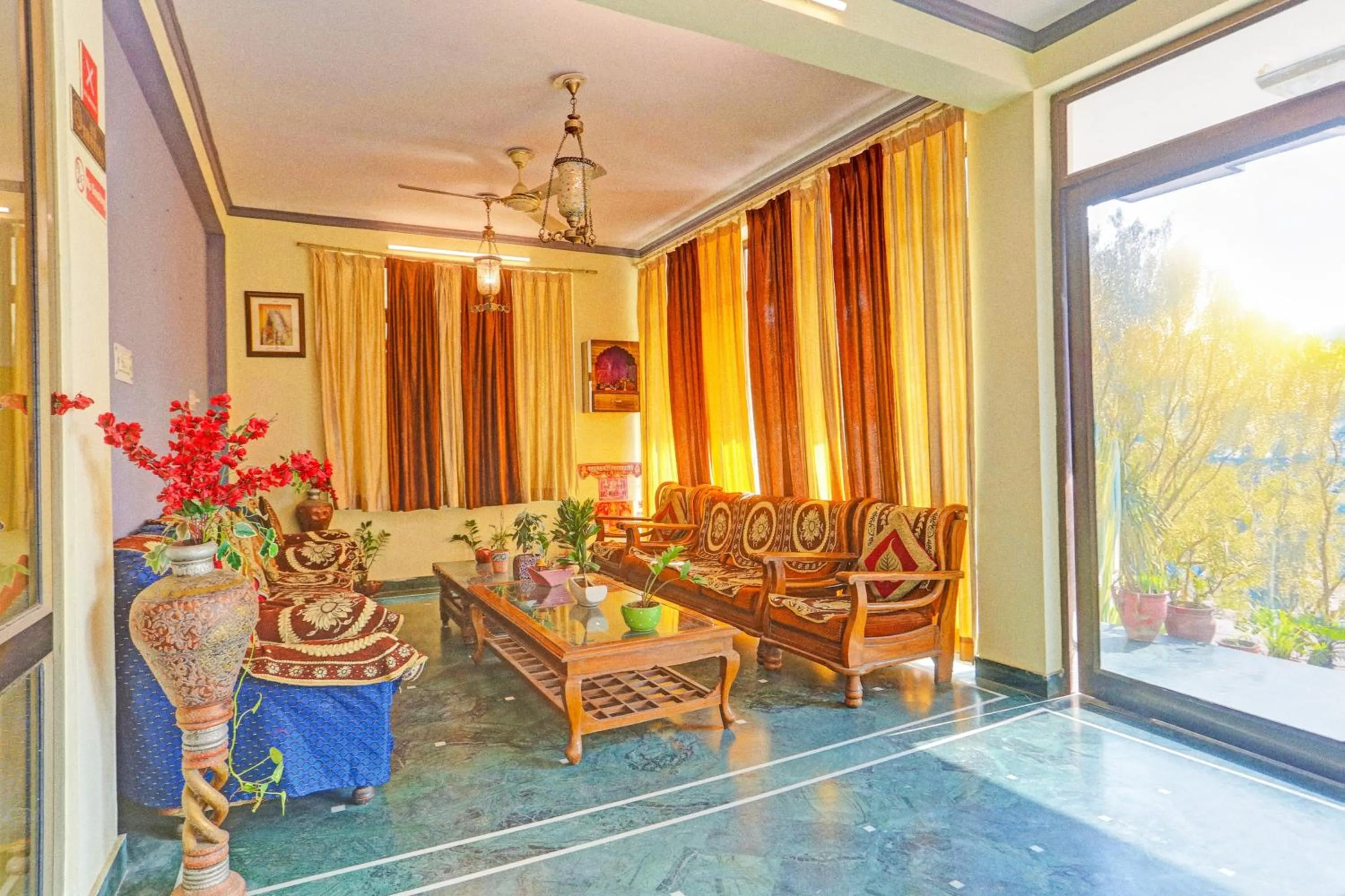 Lobby or reception in Collection O Bani Park Near Collectorate Circle Formerly Anuja Palace