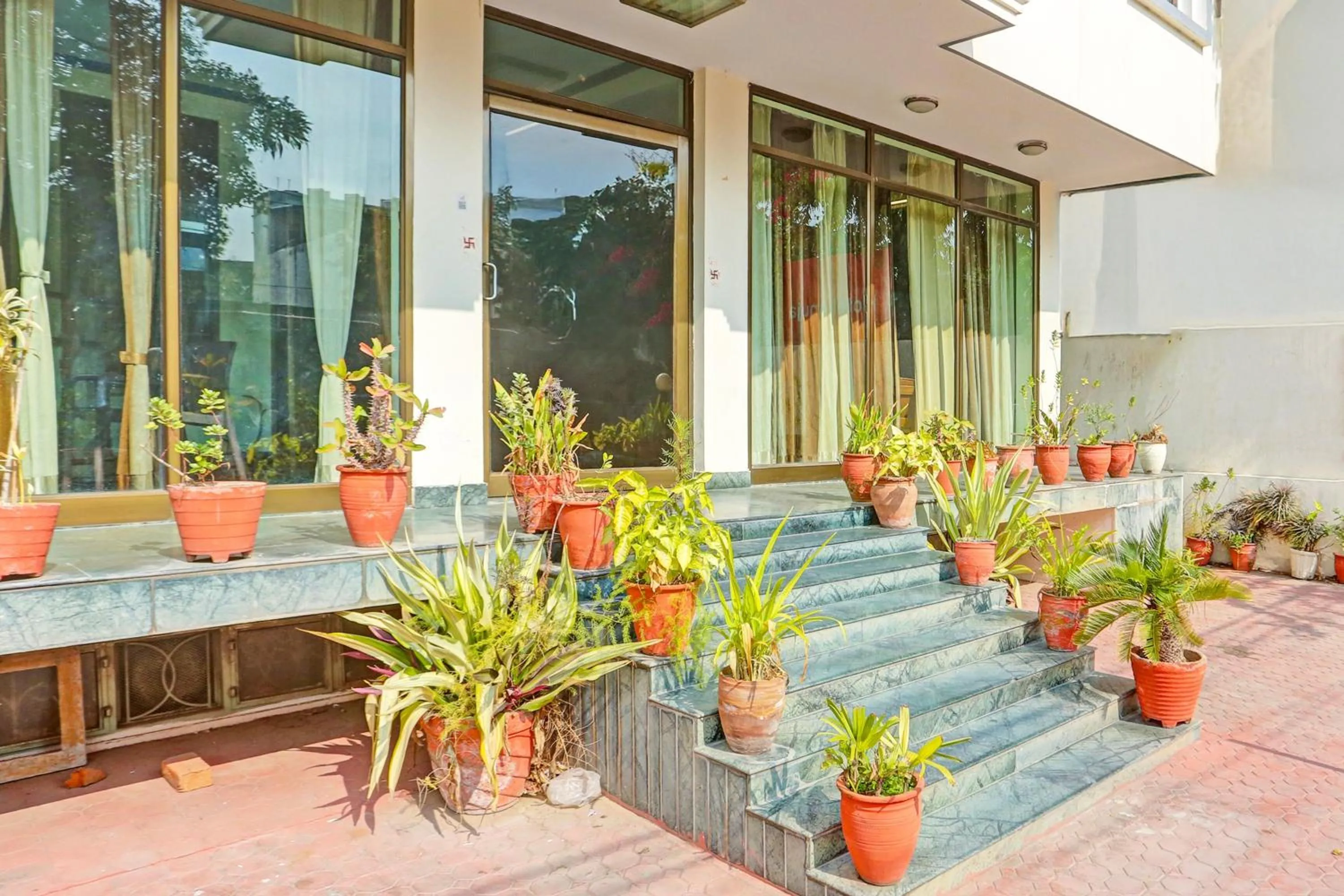 Facade/entrance in Collection O Bani Park Near Collectorate Circle Formerly Anuja Palace