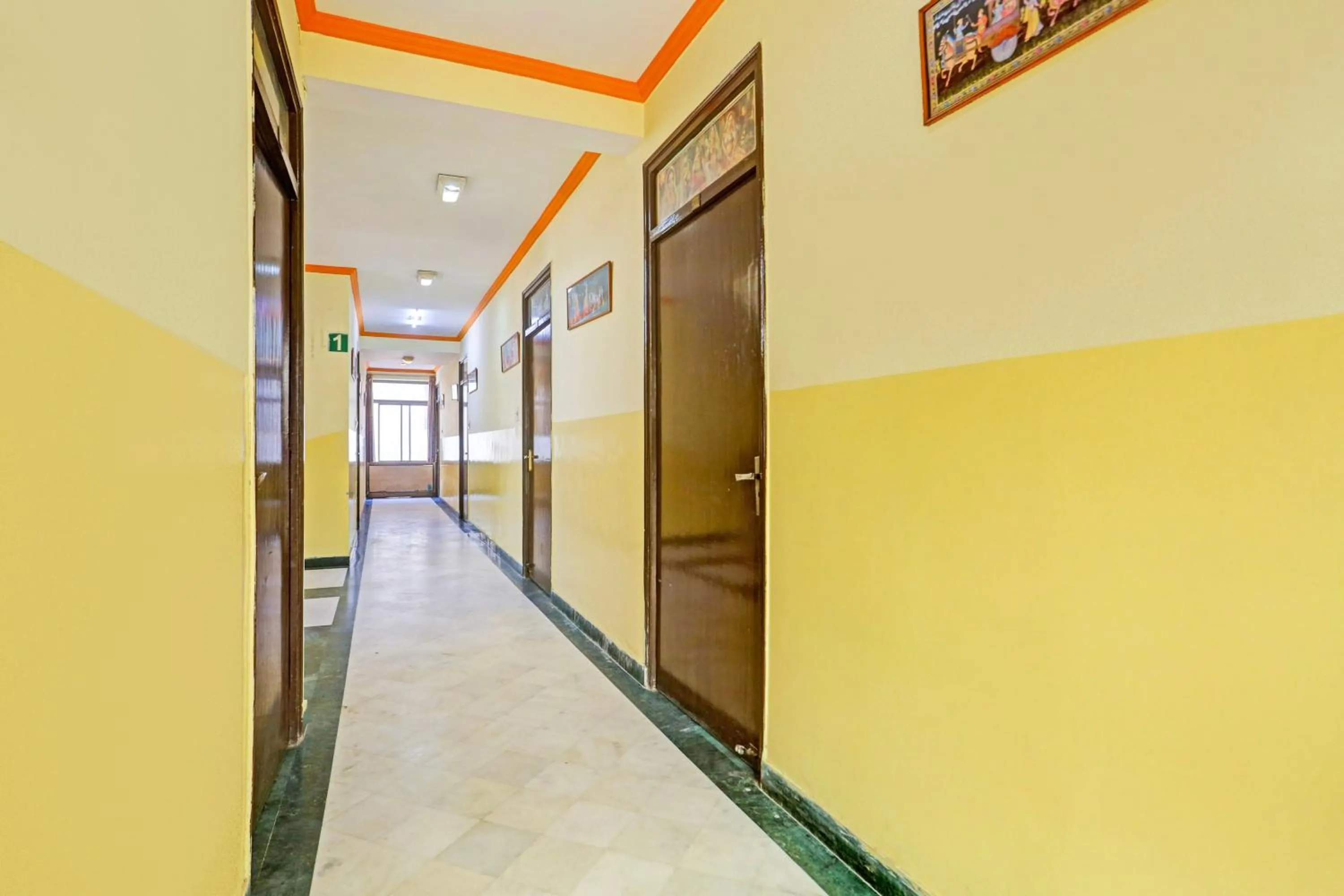 Lobby or reception in Collection O Bani Park Near Collectorate Circle Formerly Anuja Palace