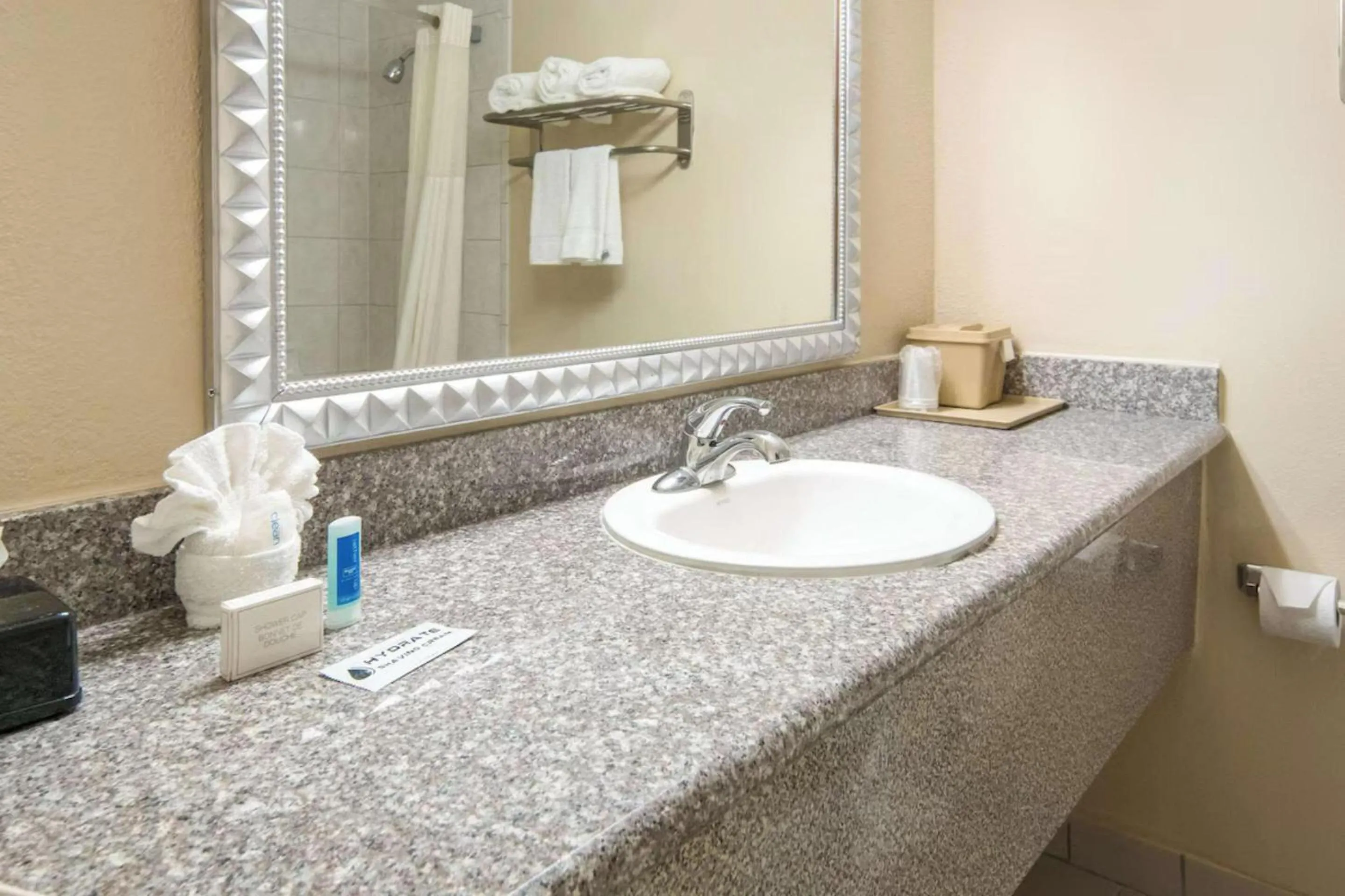 Bathroom in Capital O Duncanville Tx