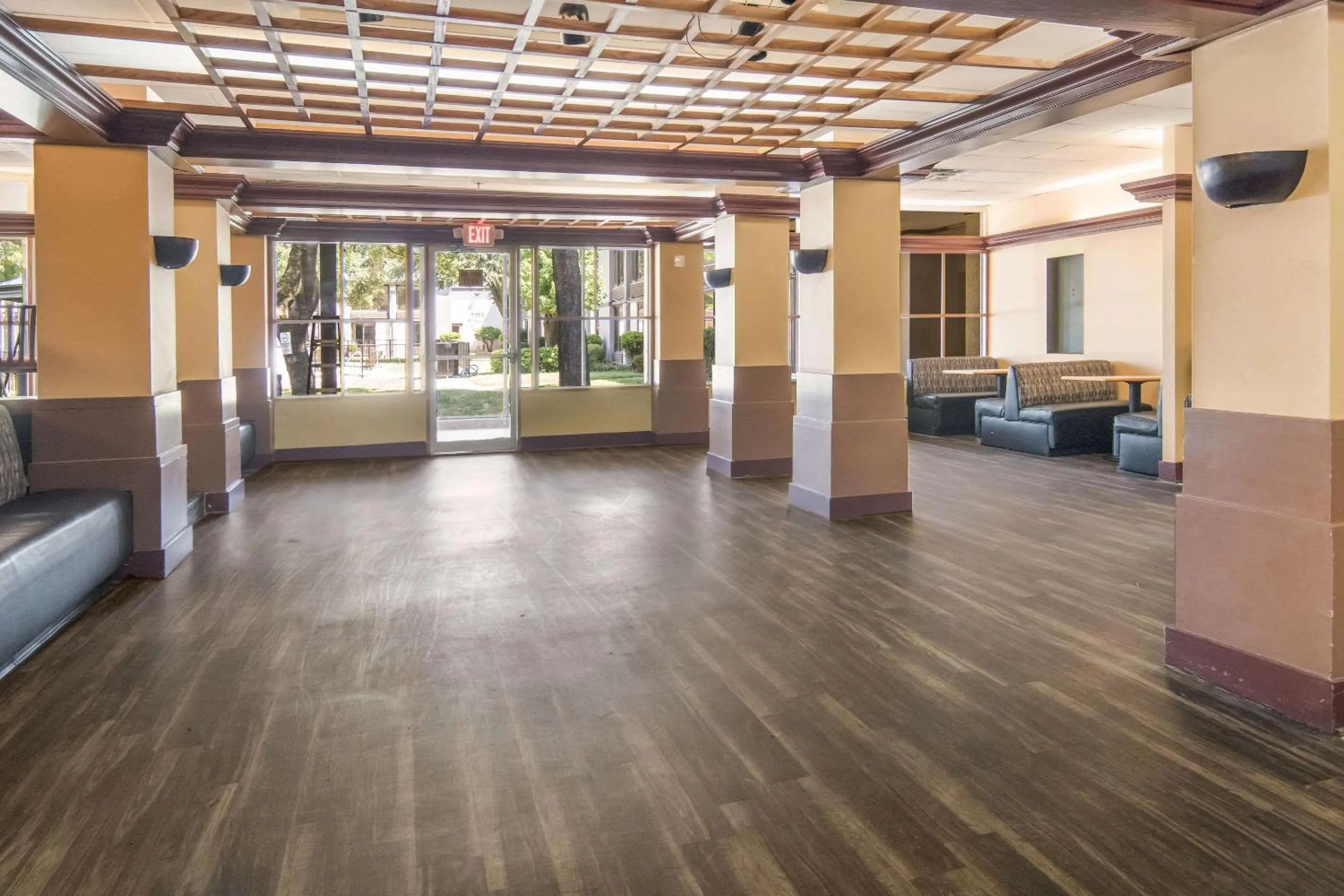 Breakfast in Capital O Duncanville Tx