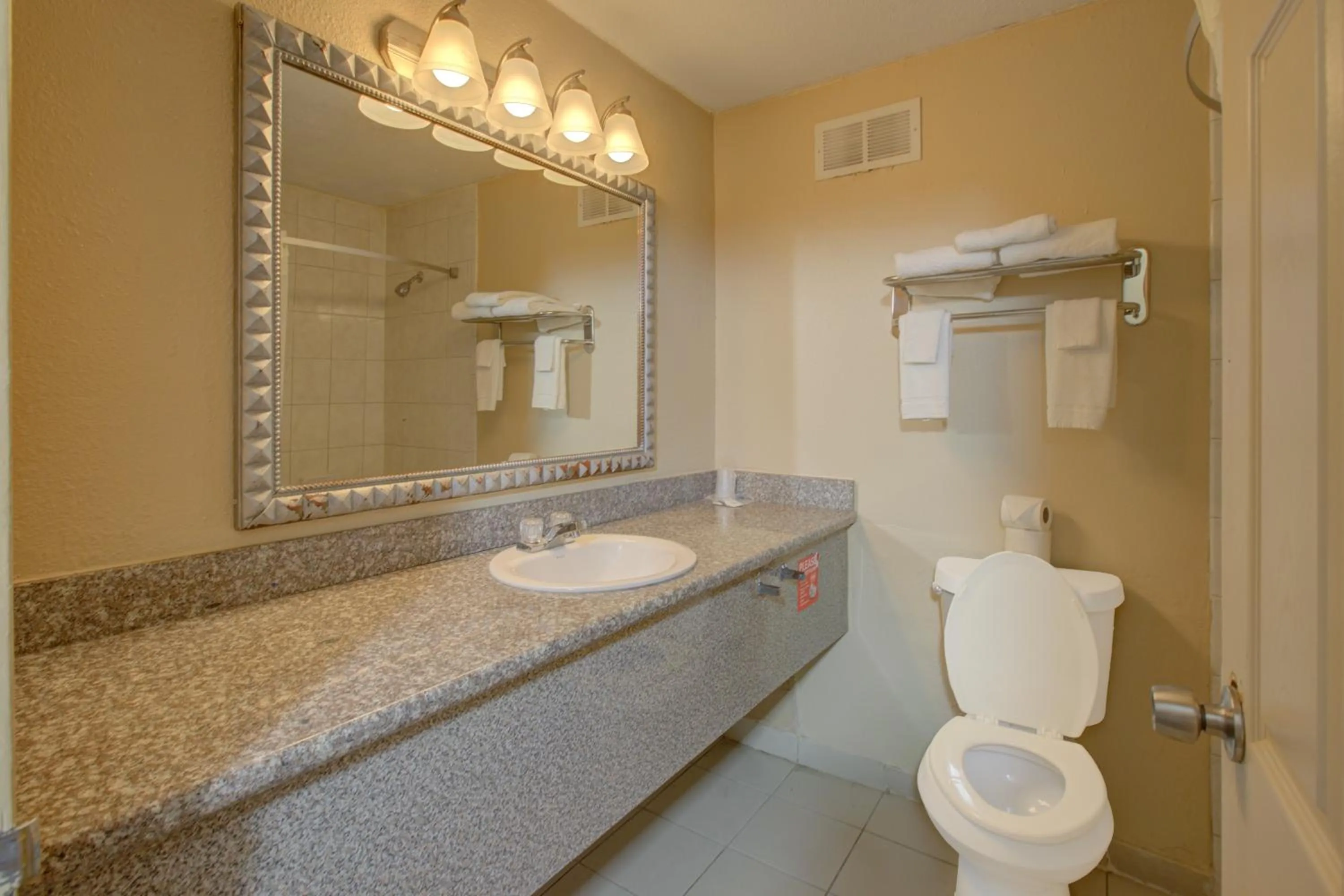 Bathroom in Capital O Duncanville Tx