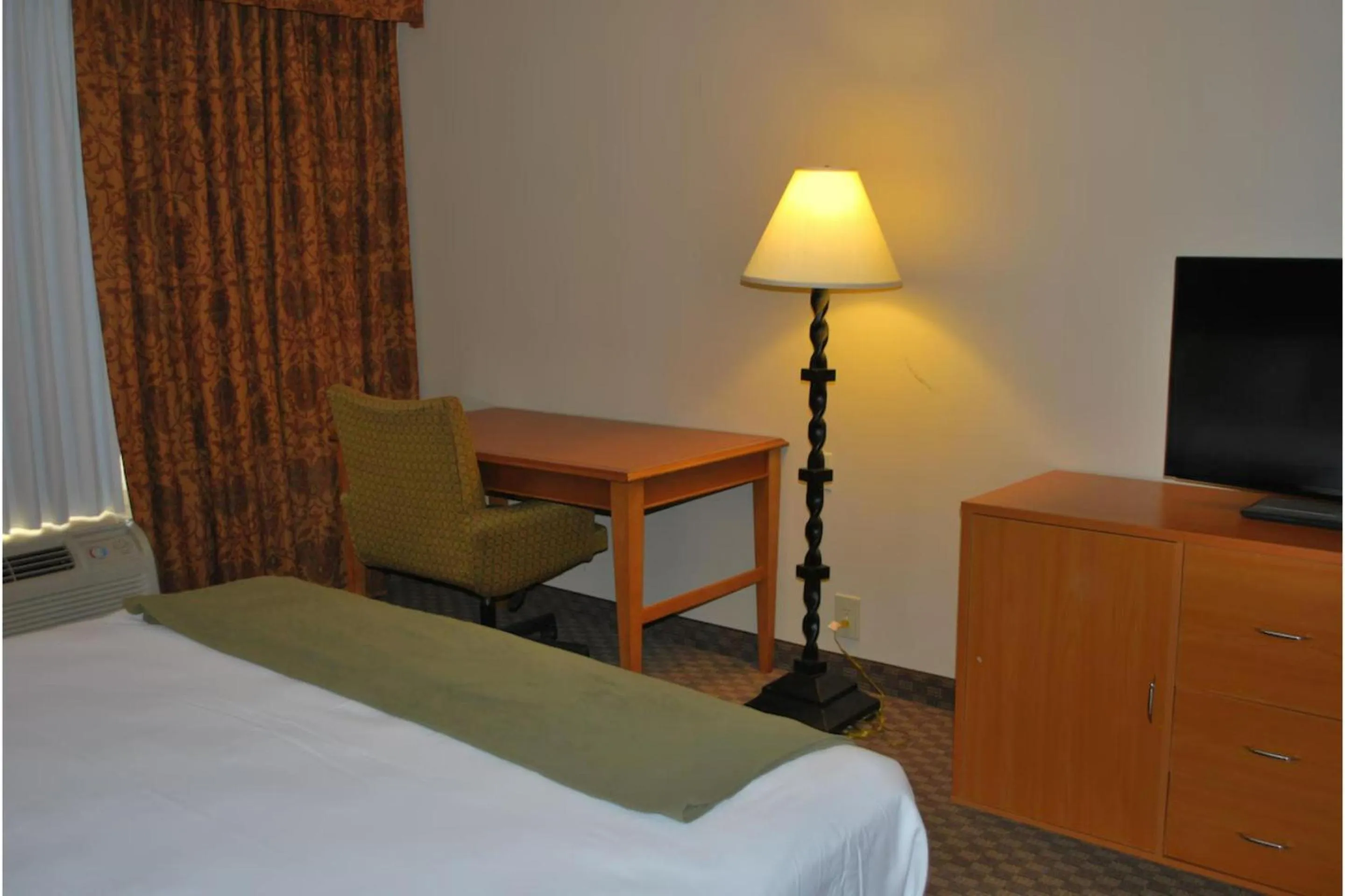 Bedroom, Bed in Capital O Duncanville Tx