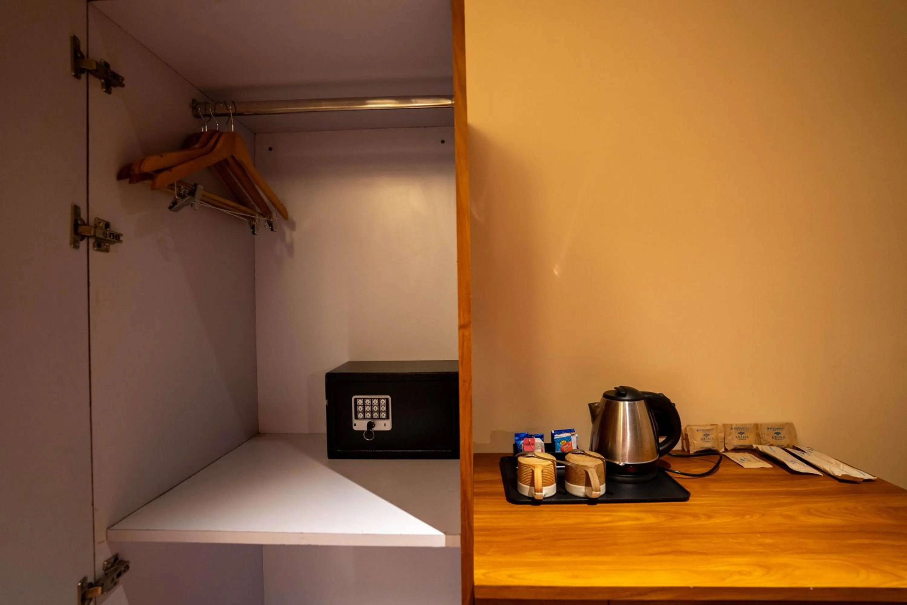 Coffee/tea facilities in Arina Island Resort - A Bergamont Hotel, Havelock