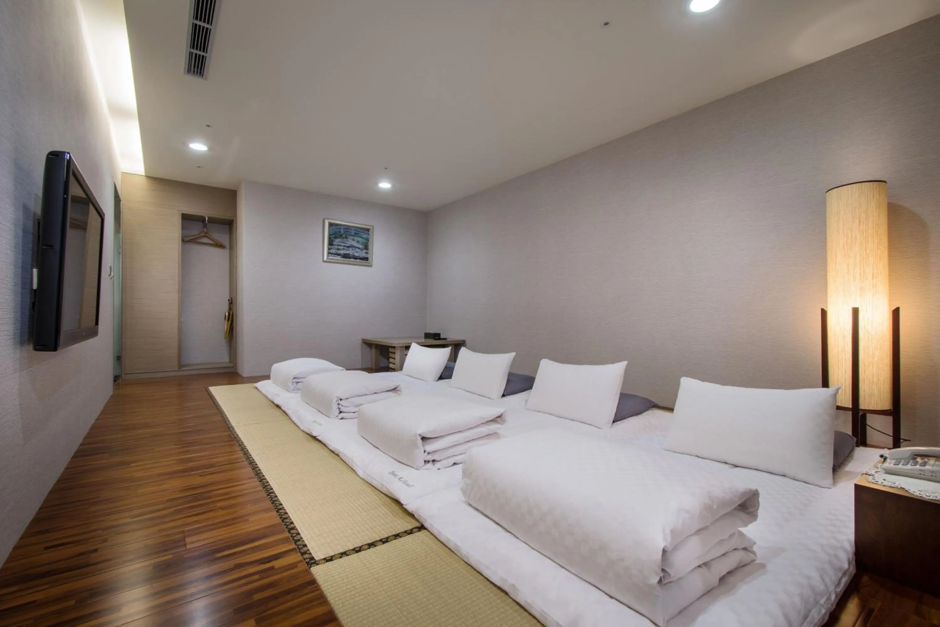 Bed in Zhong Ke Hotel