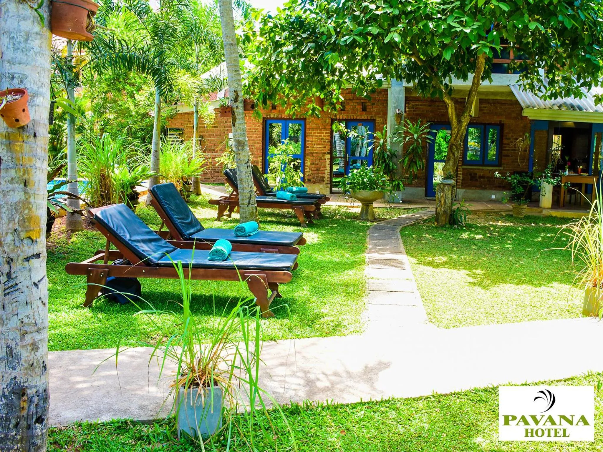 Swimming pool in Pavana Hotel