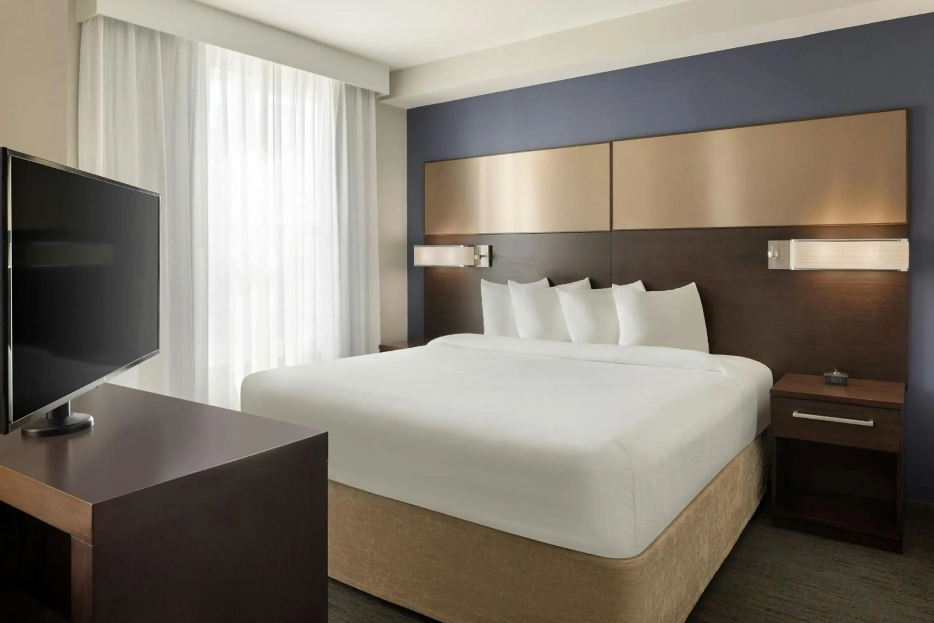 Studio King Room with Sofa Bed and Roll-In Shower - Mobility/Hearing Accessible in Residence Inn by Marriott Orlando Downtown Studio King Room with Sofa Bed and Roll-In Shower - Mobility/Hearing Accessible in Residence Inn by Marriott Orlando Downtown