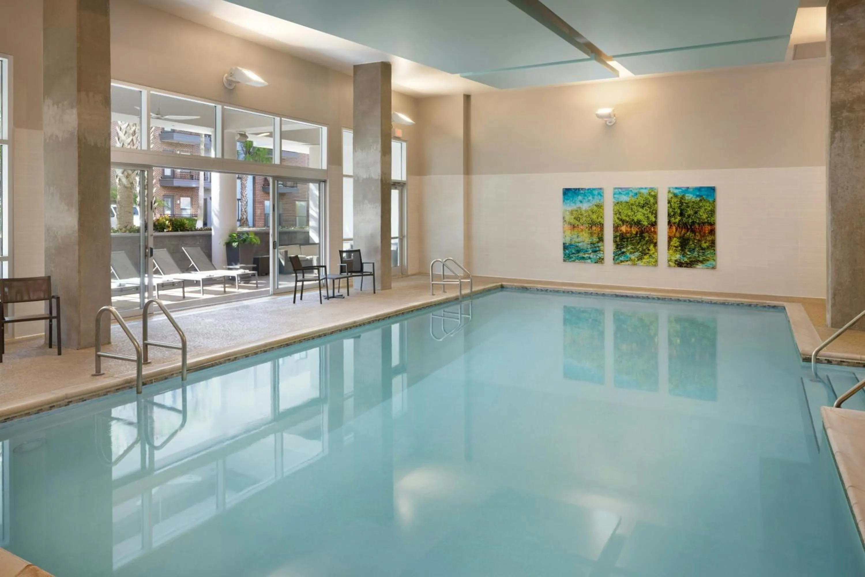 Swimming pool in Residence Inn by Marriott Orlando Downtown