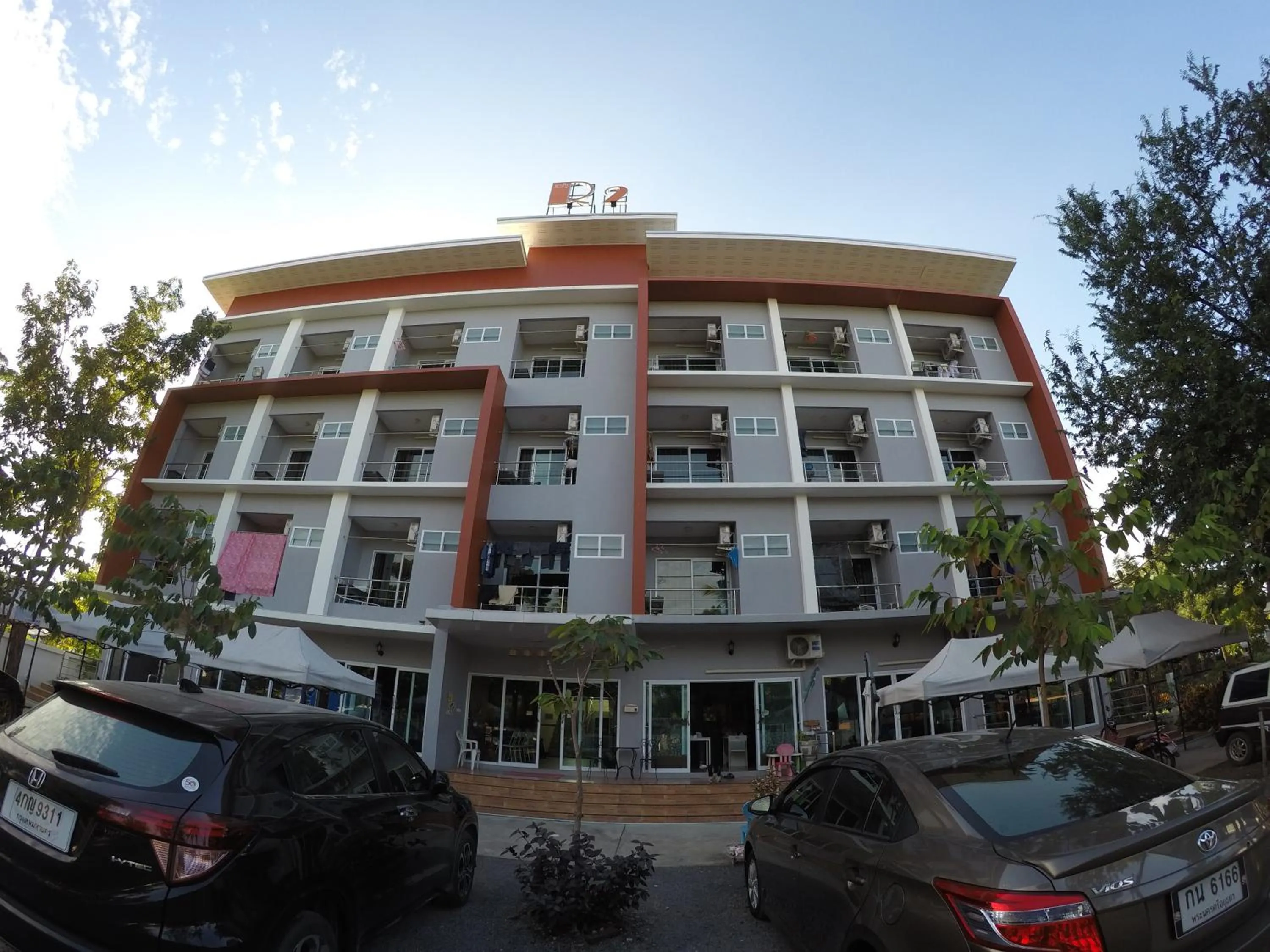 R2 Apartment Service