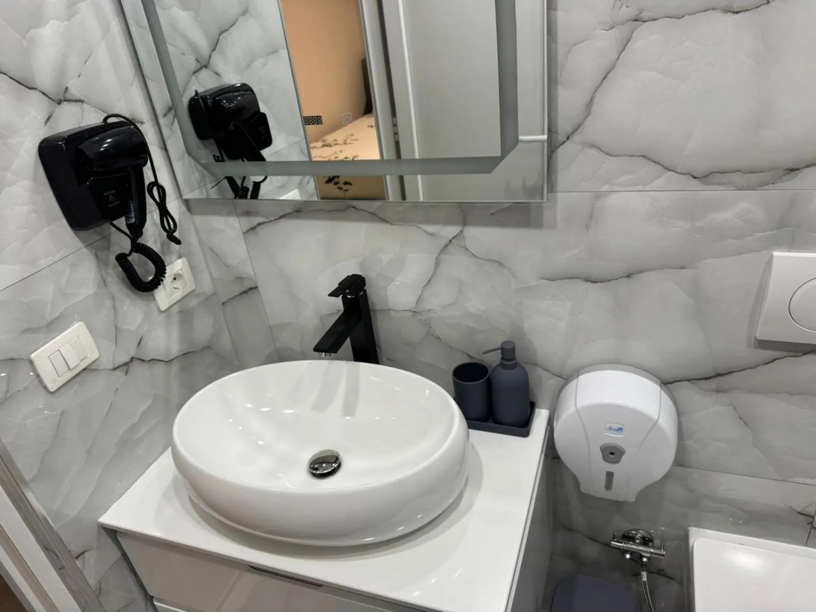 Bathroom in London Restaurant Hotel