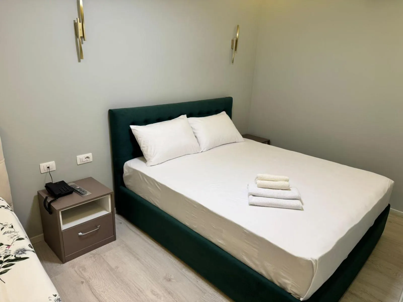 Bed in London Restaurant Hotel