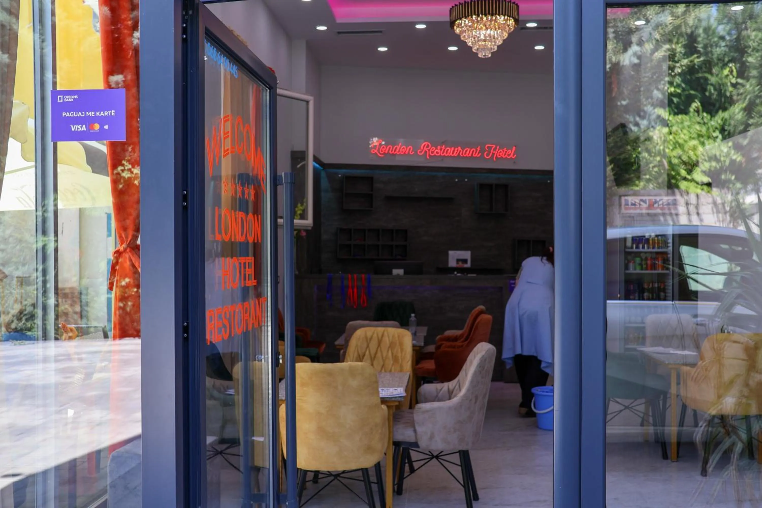 Seating area in London Restaurant Hotel