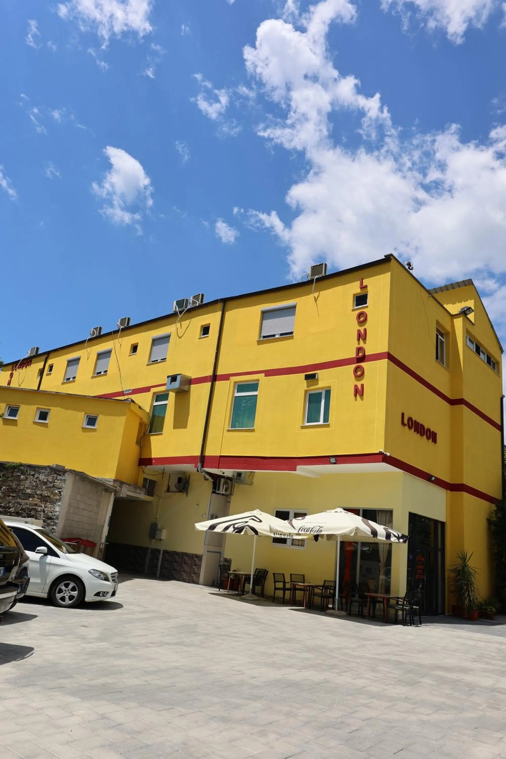 Garden in London Restaurant Hotel