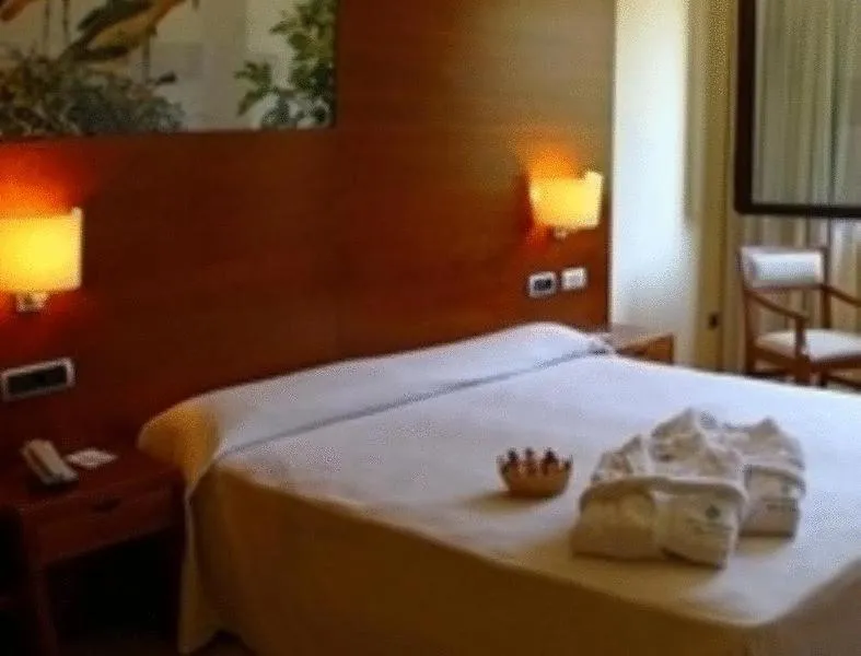 Photo of the whole room, Bed in Hotel Balneario Valle del Jerte