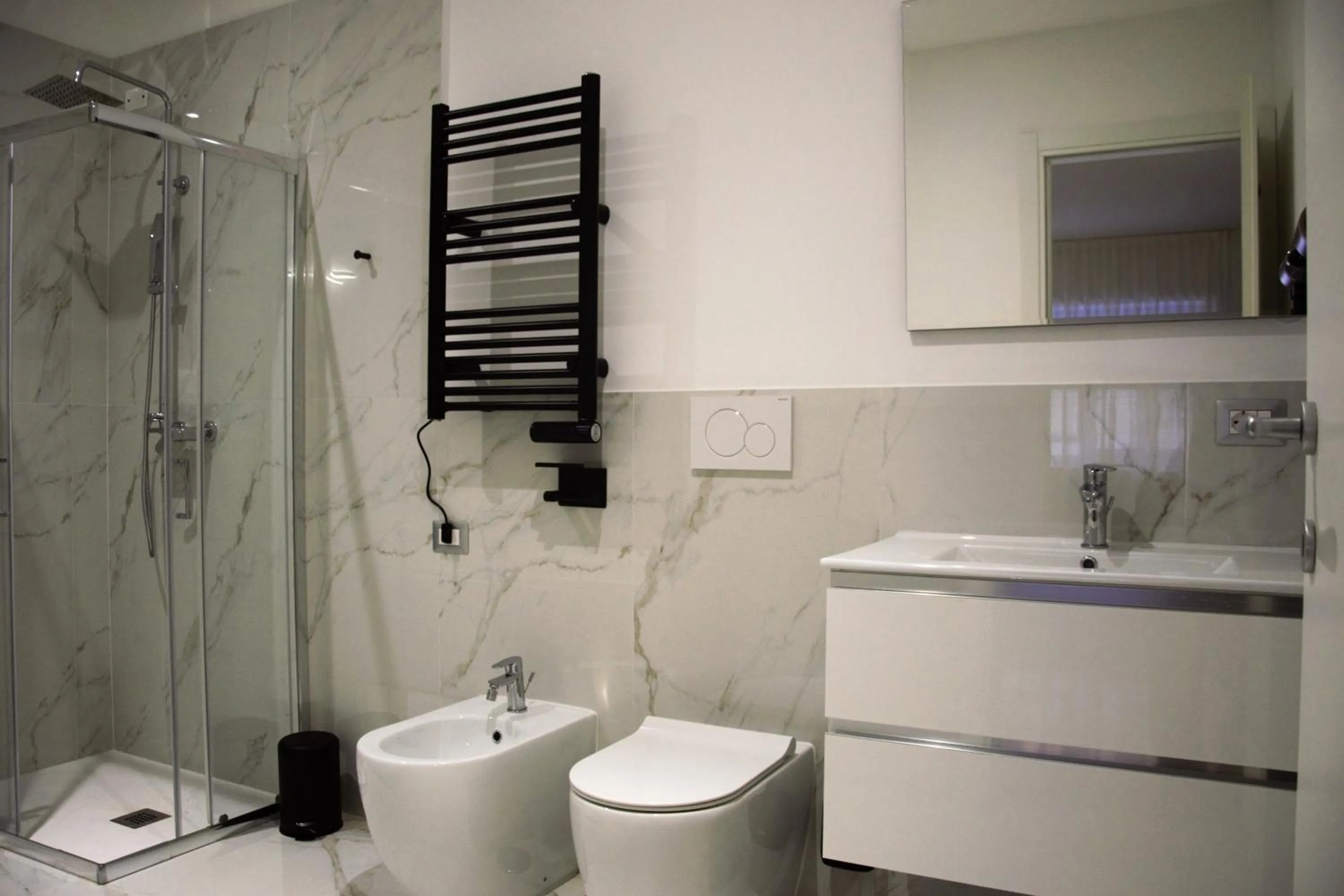 Shower in Domus Dea Roma by Trinità