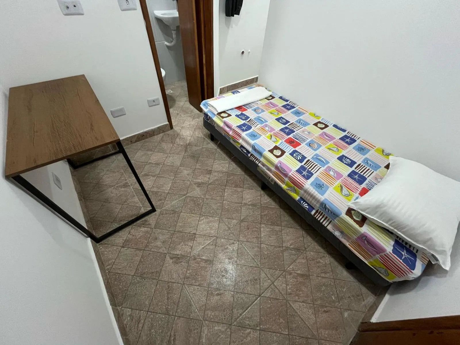 Bed in Condomínio Residencial Vitória 3