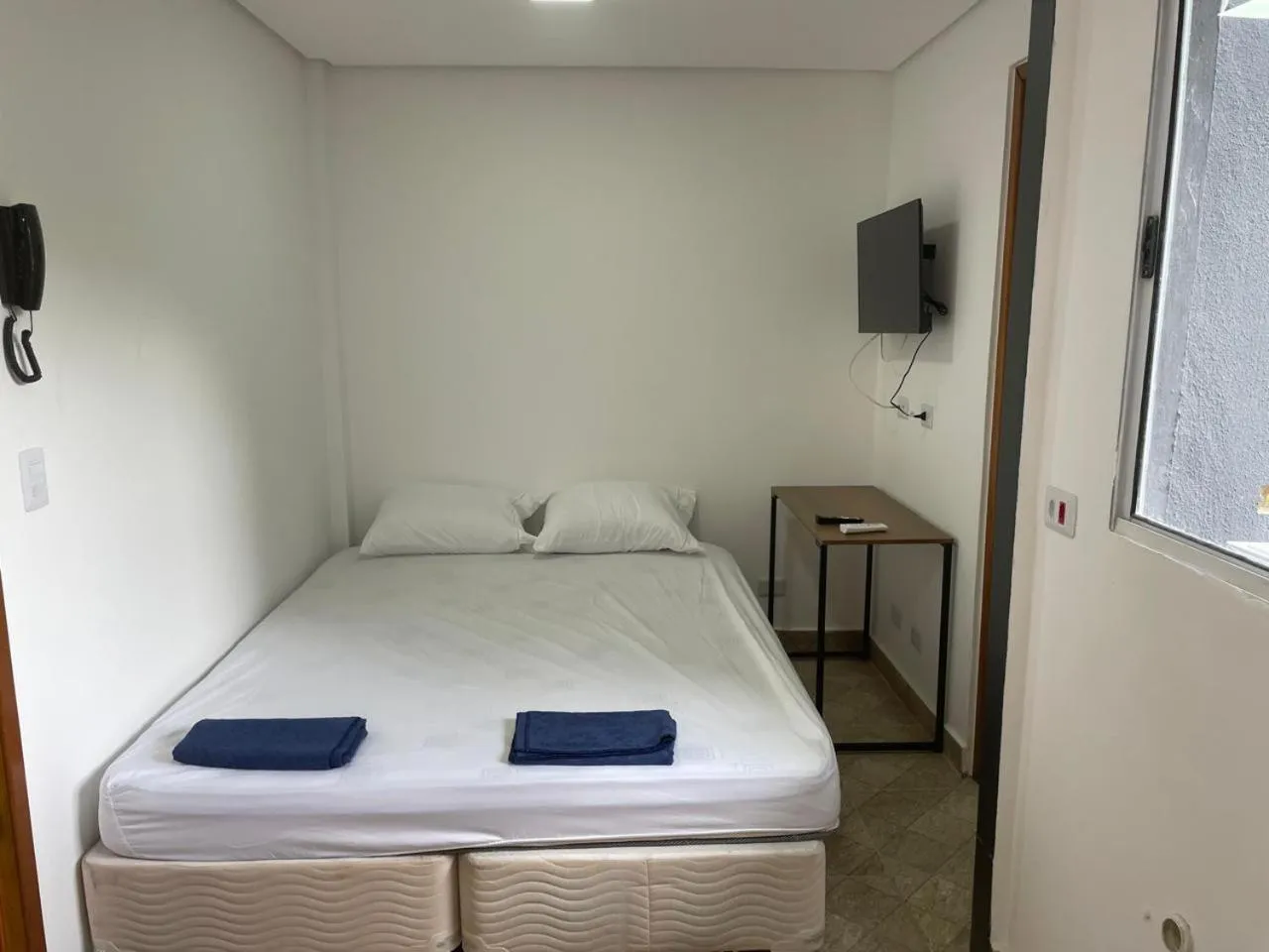 Bed in Condomínio Residencial Vitória 3