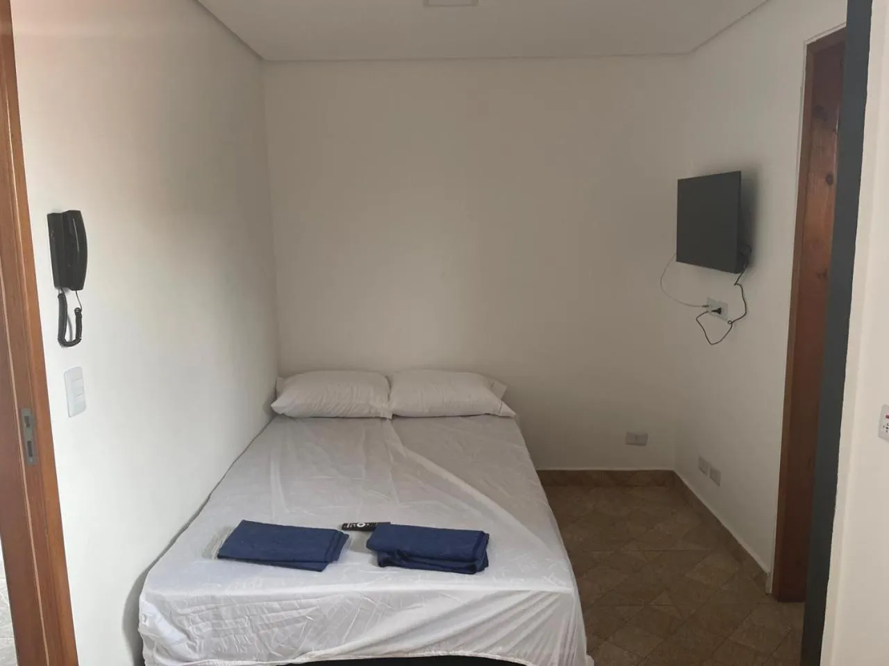 Bed in Condomínio Residencial Vitória 3