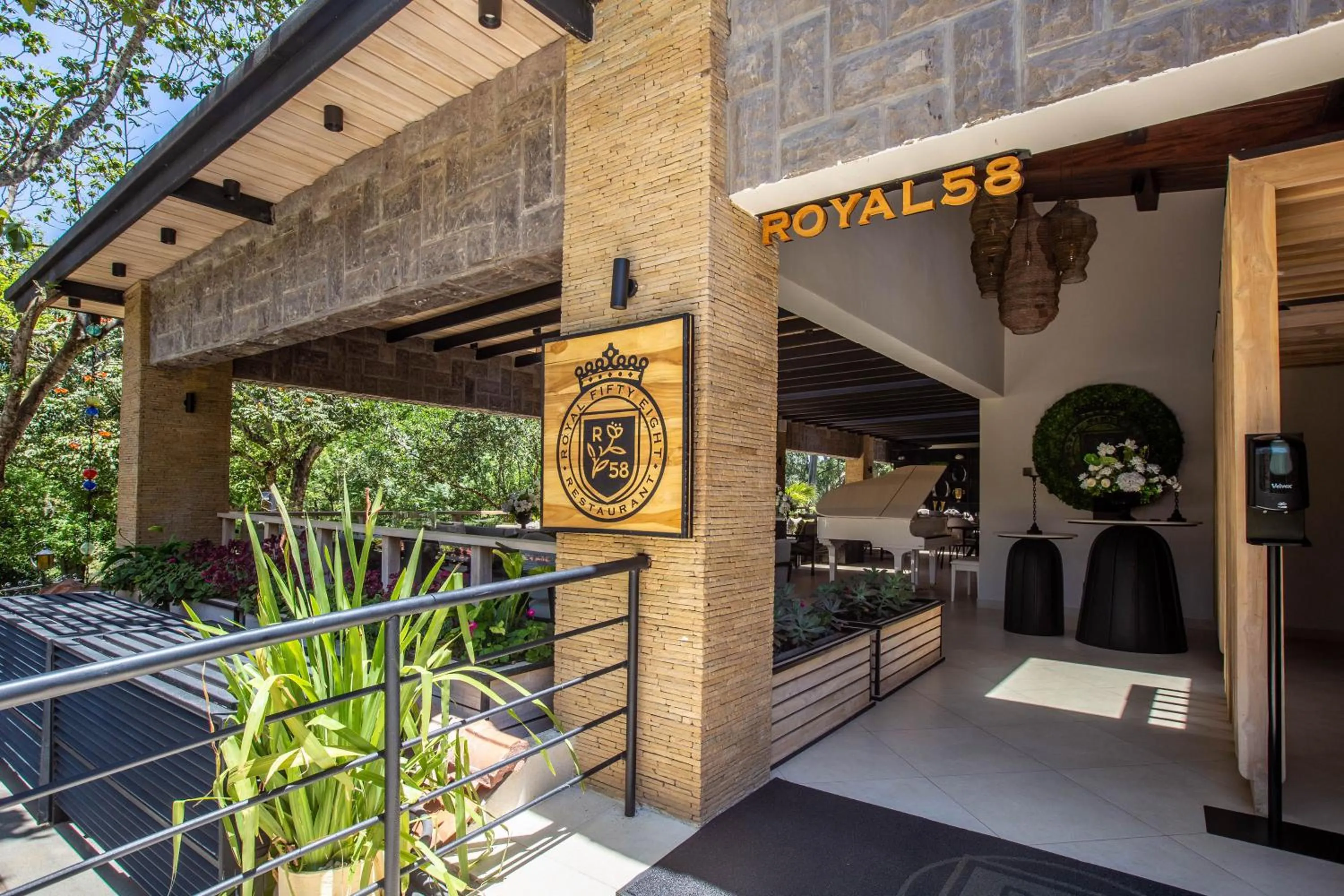 Restaurant/places to eat in Pax Manor Muthaiga