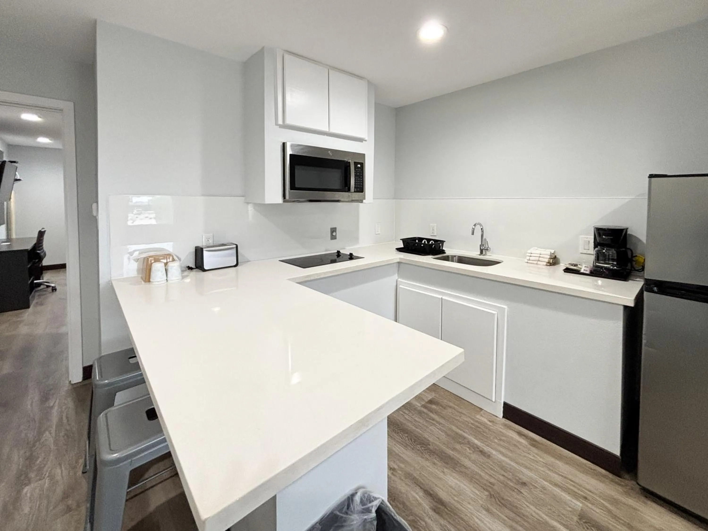 Kitchen or kitchenette in Studio 6 Sulphur LA