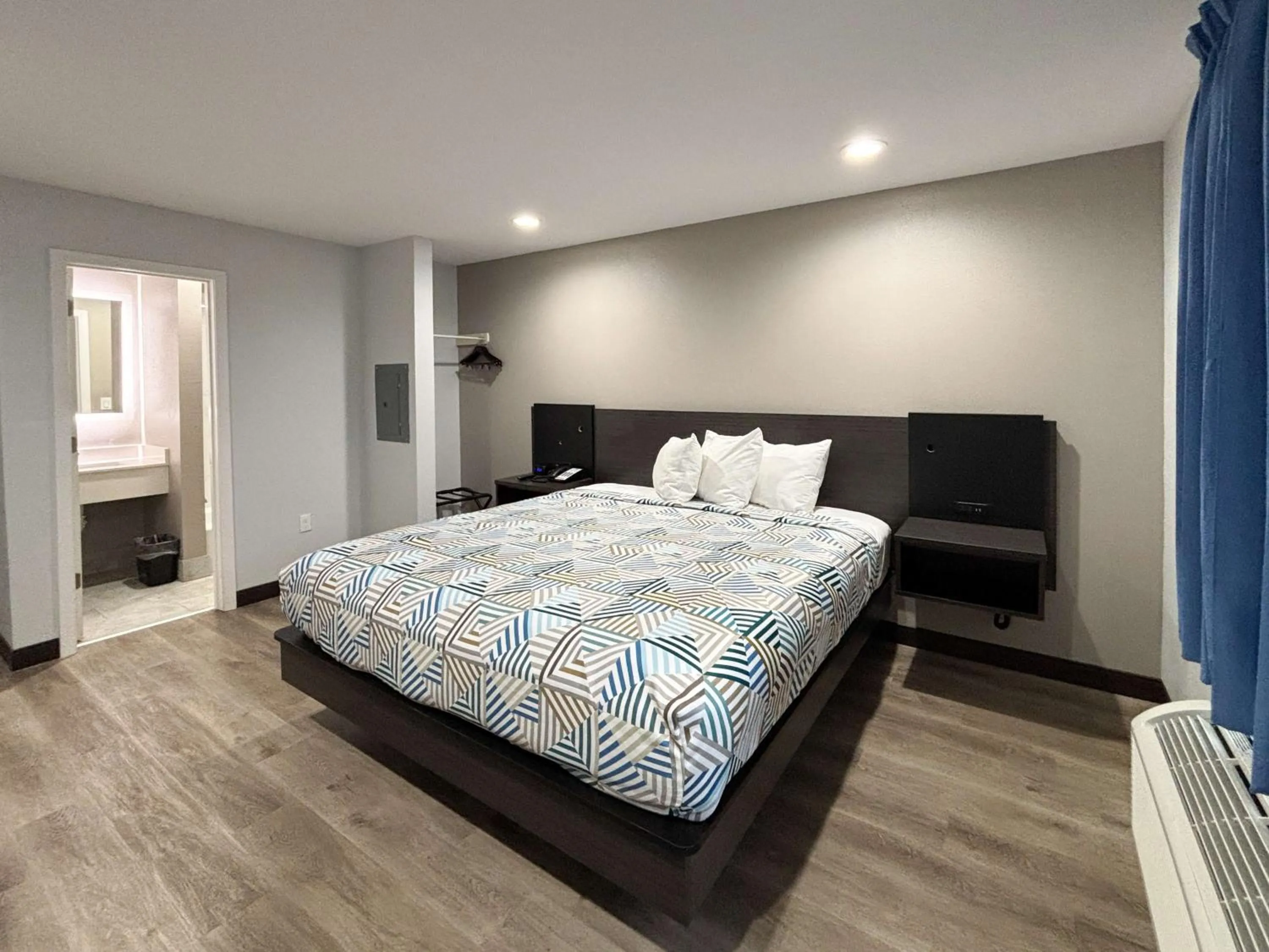 Bedroom, Bed in Studio 6 Sulphur LA