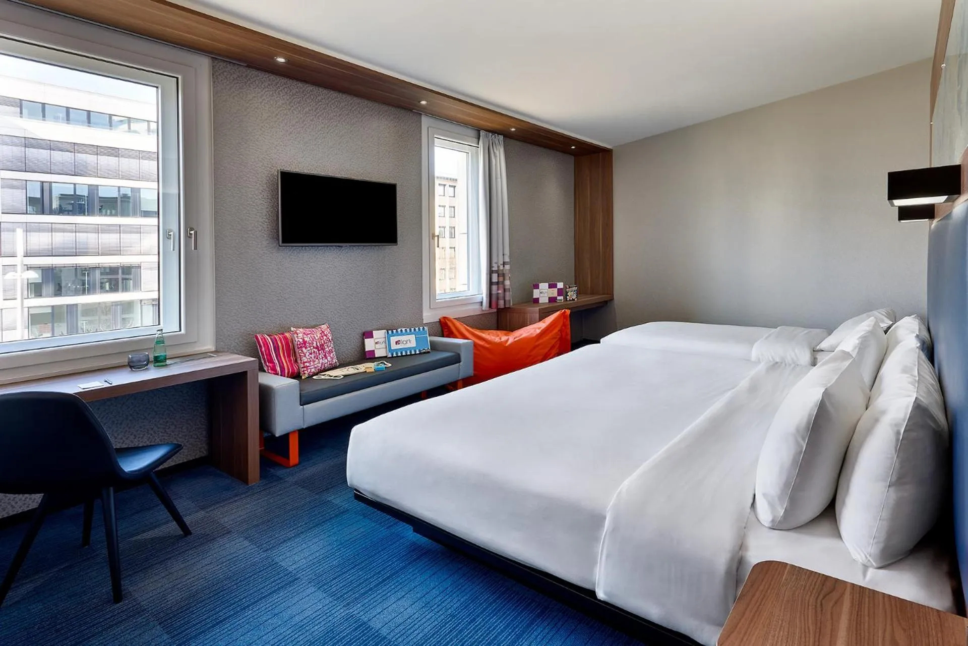 Family, Bed in Aloft Stuttgart