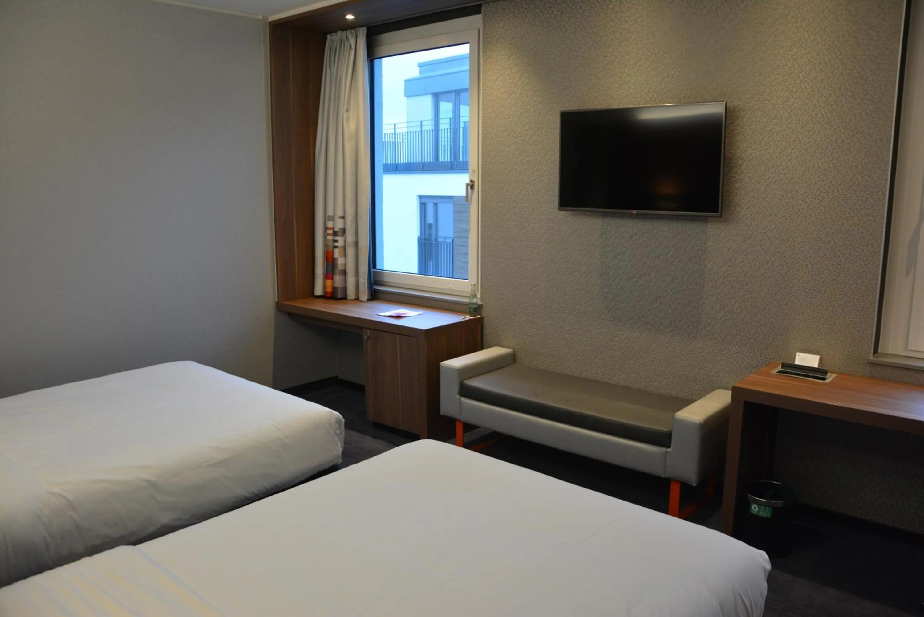 Bed in Aloft Stuttgart