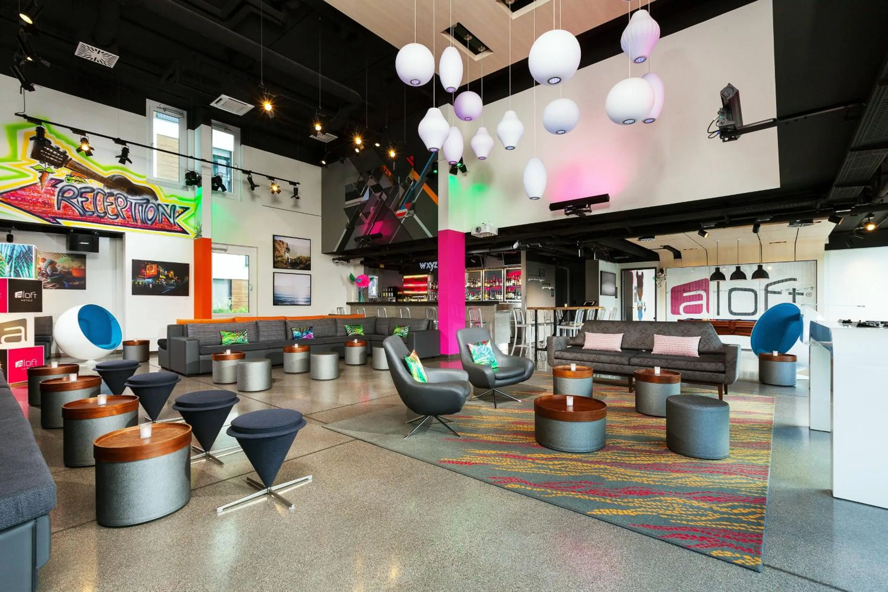 Lounge or bar in Aloft Stuttgart