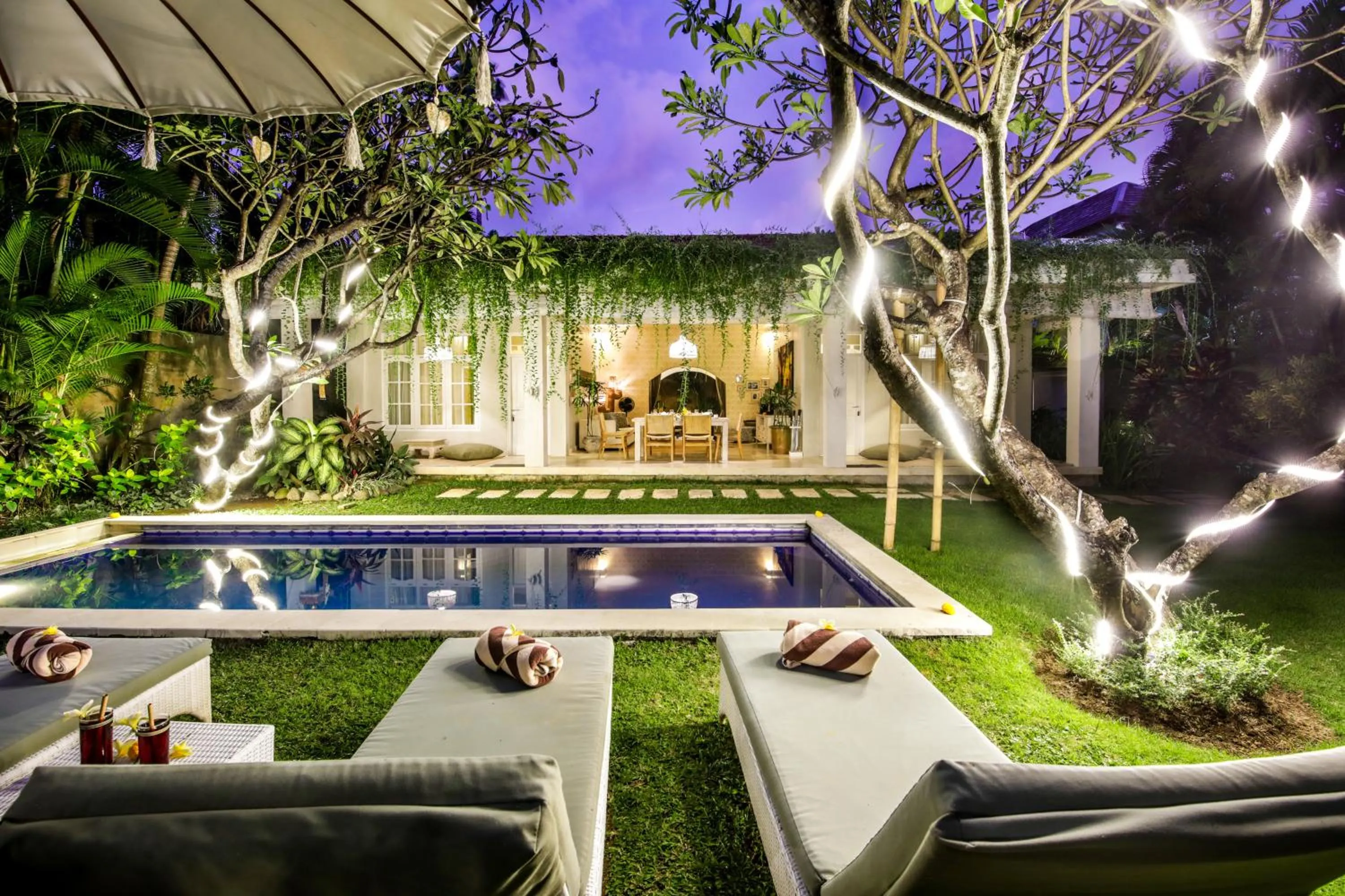 Night in Villa Lodek Deluxe