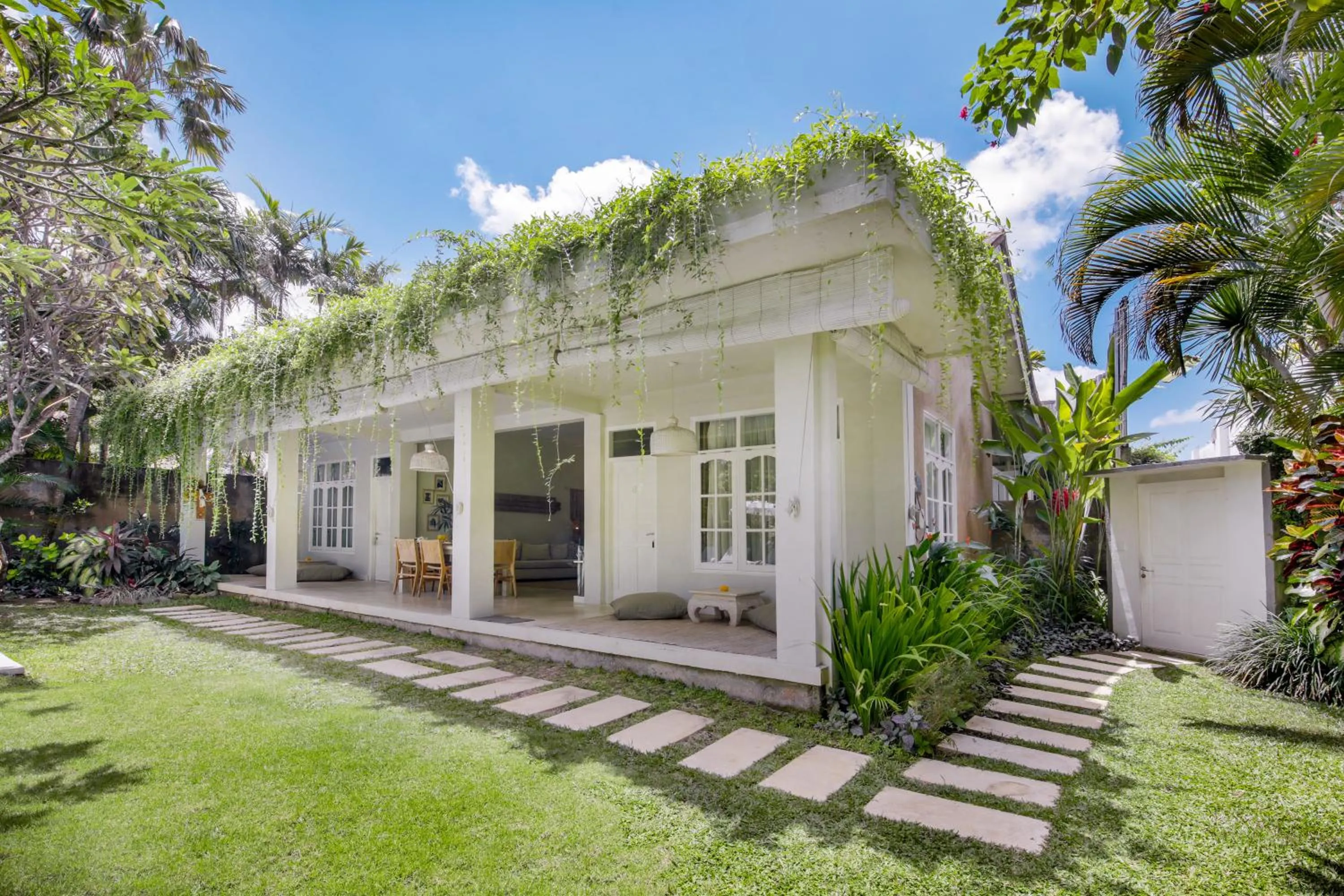 Property building in Villa Lodek Deluxe