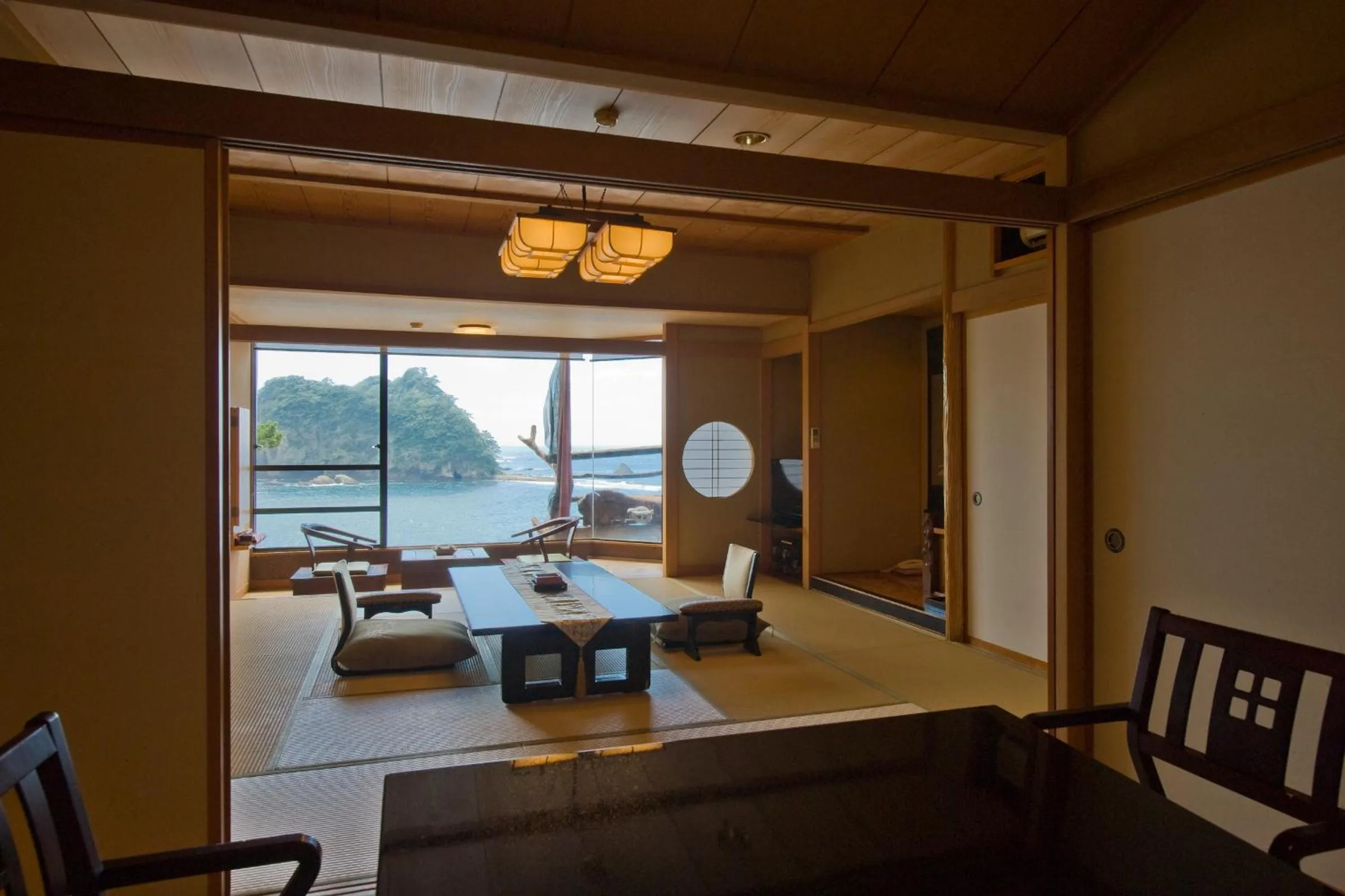 Living room in UmibenokakureyuSEIRYU海辺のかくれ湯清流