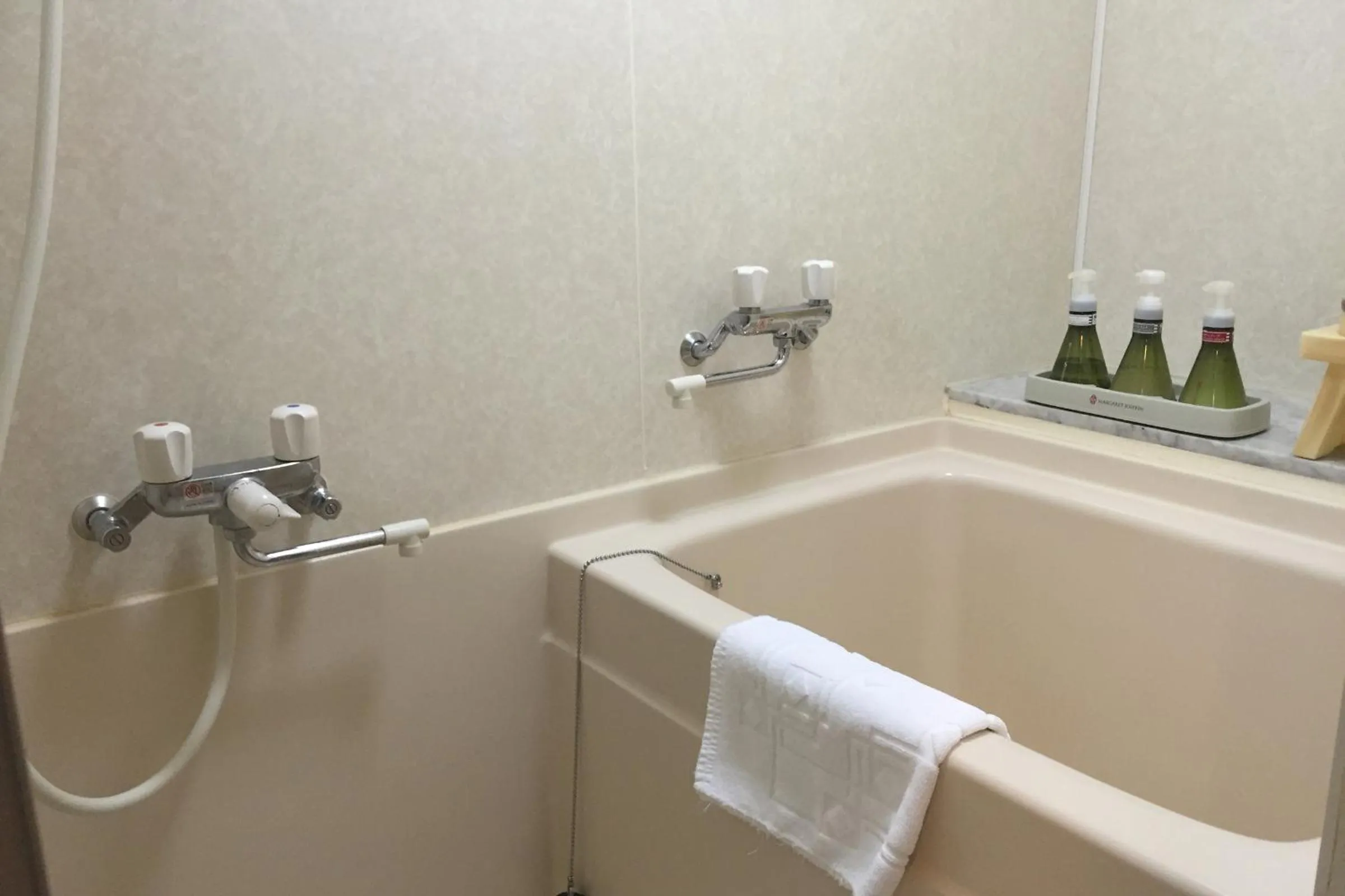 Shower in UmibenokakureyuSEIRYU海辺のかくれ湯清流