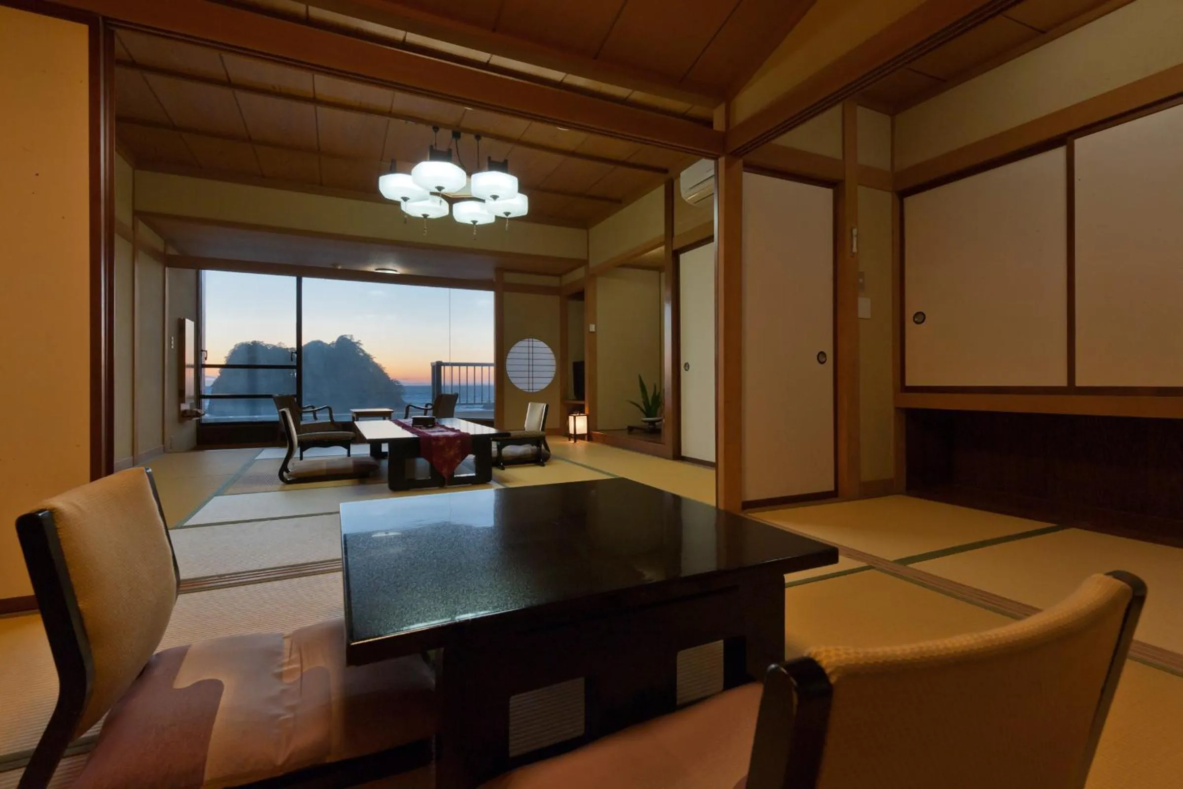 Living room in UmibenokakureyuSEIRYU海辺のかくれ湯清流