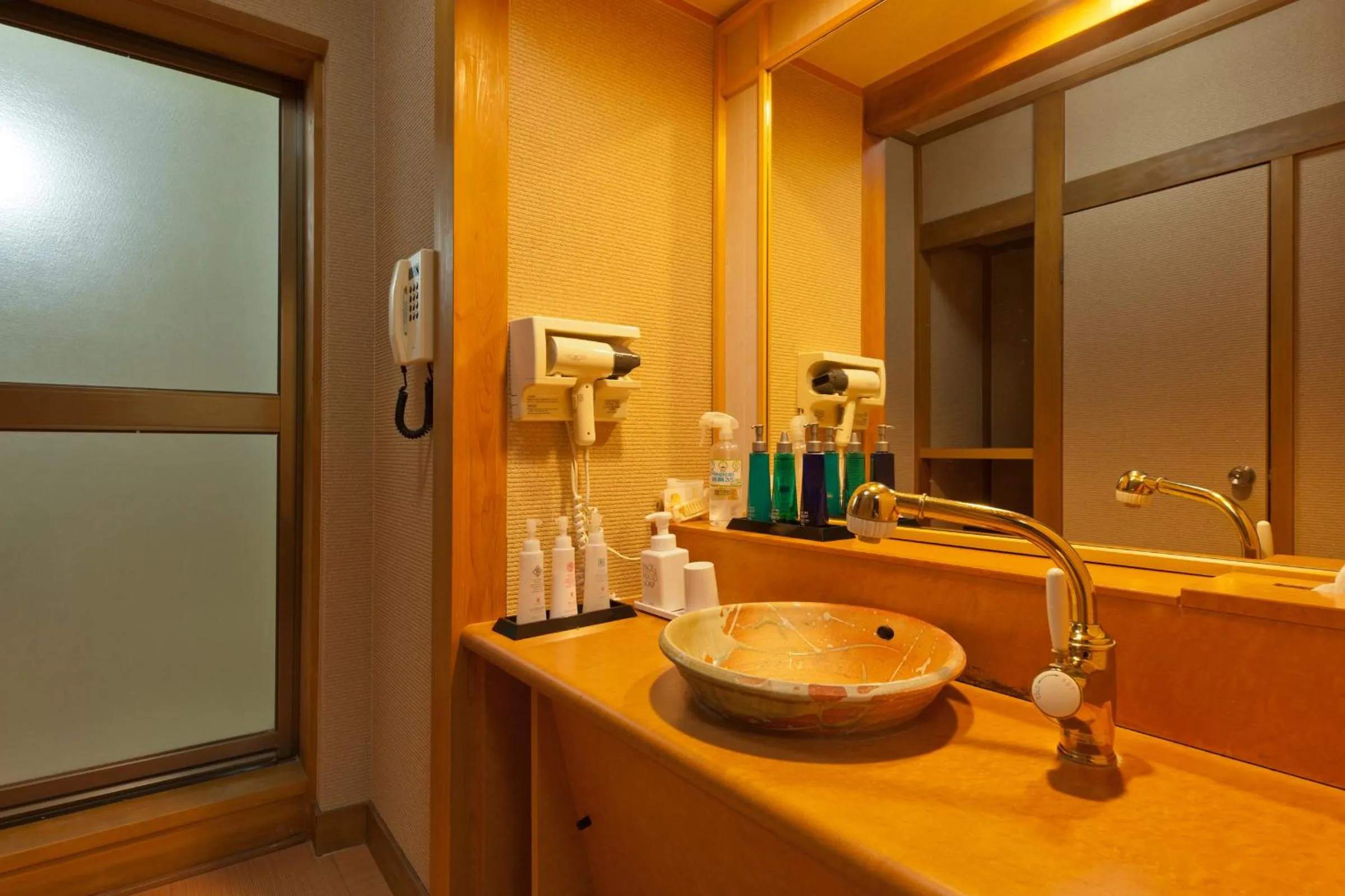Bathroom in UmibenokakureyuSEIRYU海辺のかくれ湯清流