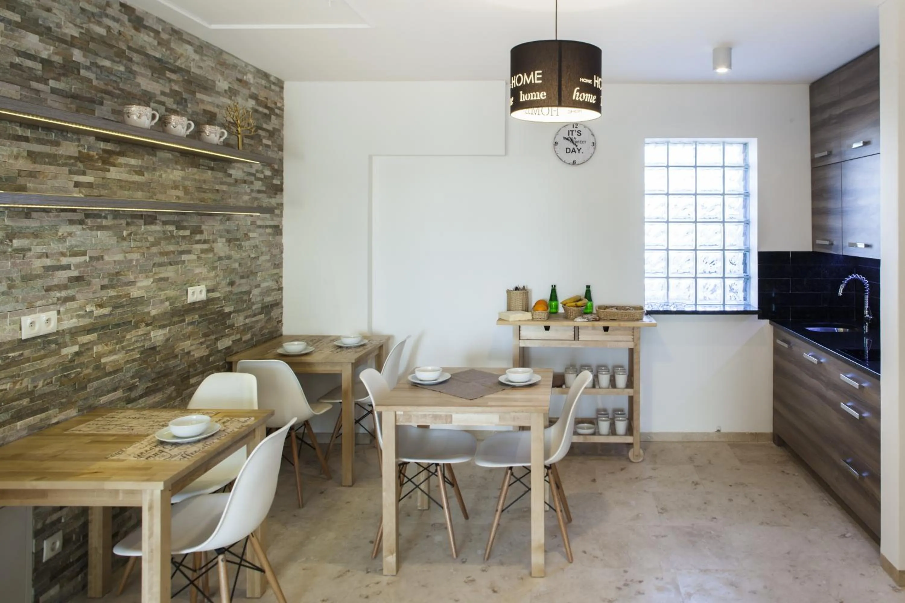 Communal kitchen in Stone Villa Gdańsk Kowale