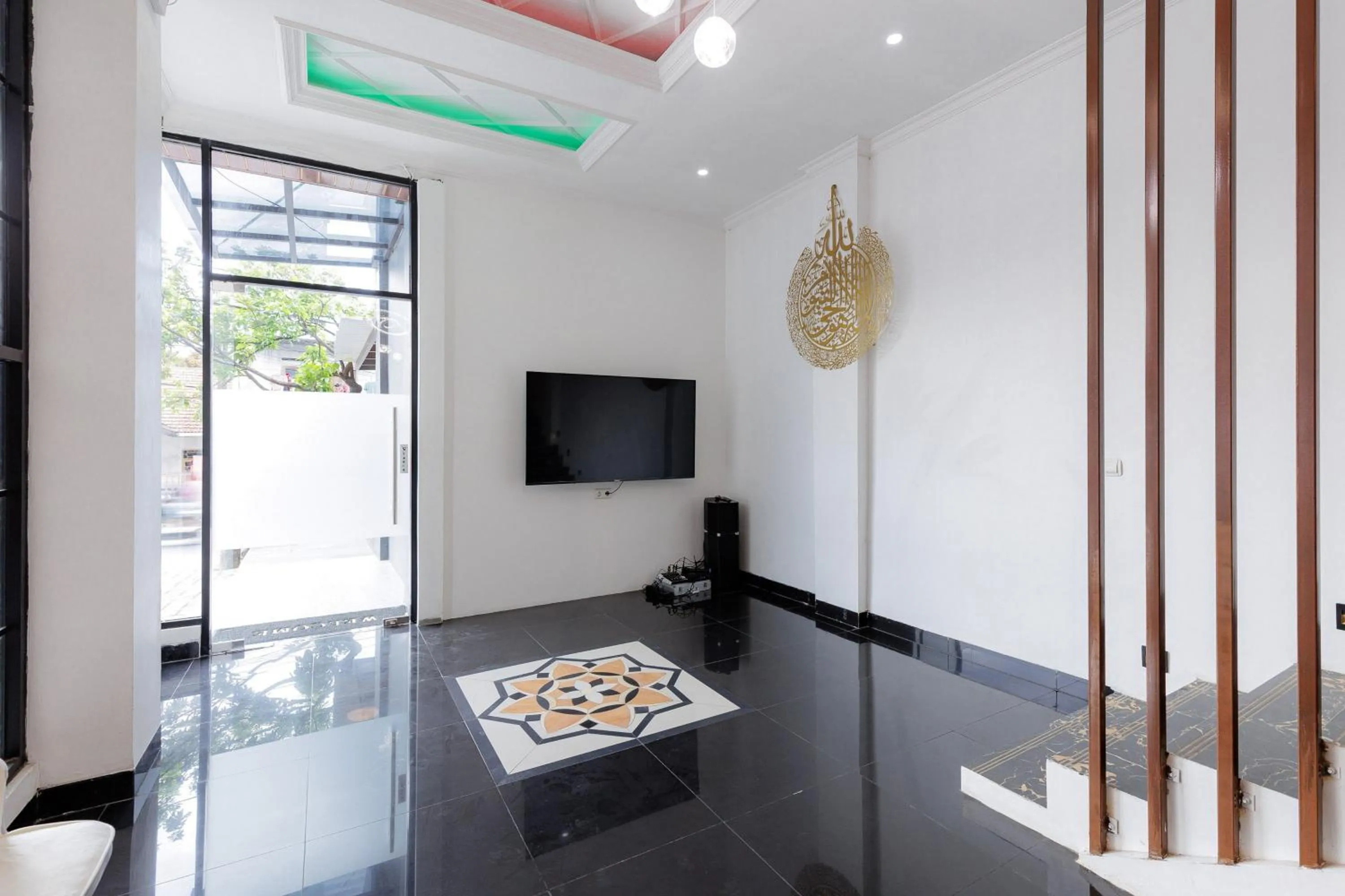 Property building in Urbanview Hotel Amira Syariah Bogor